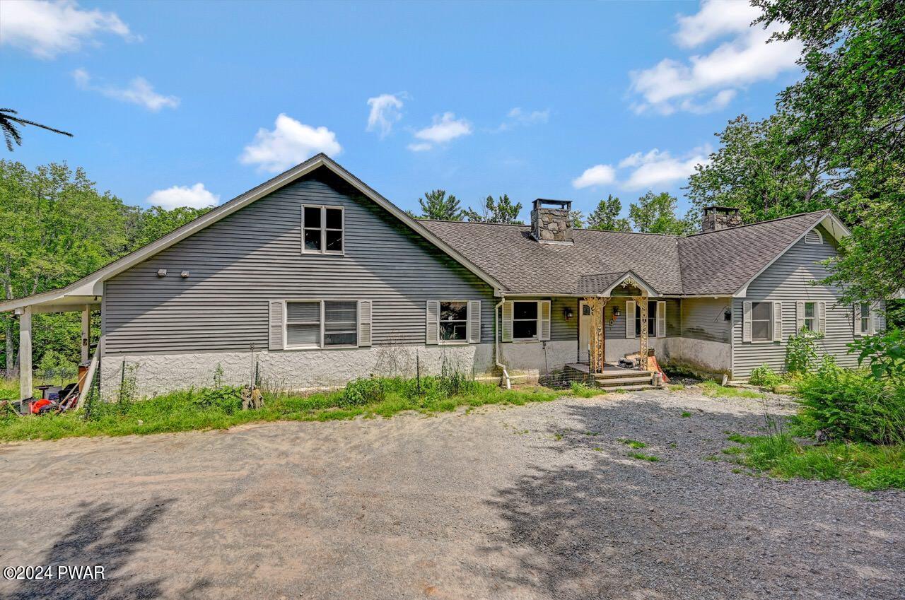 Hawley, Pennsylvania, 18428, United States, 5 Bedrooms Bedrooms, ,4 BathroomsBathrooms,Residential,For Sale,1979290