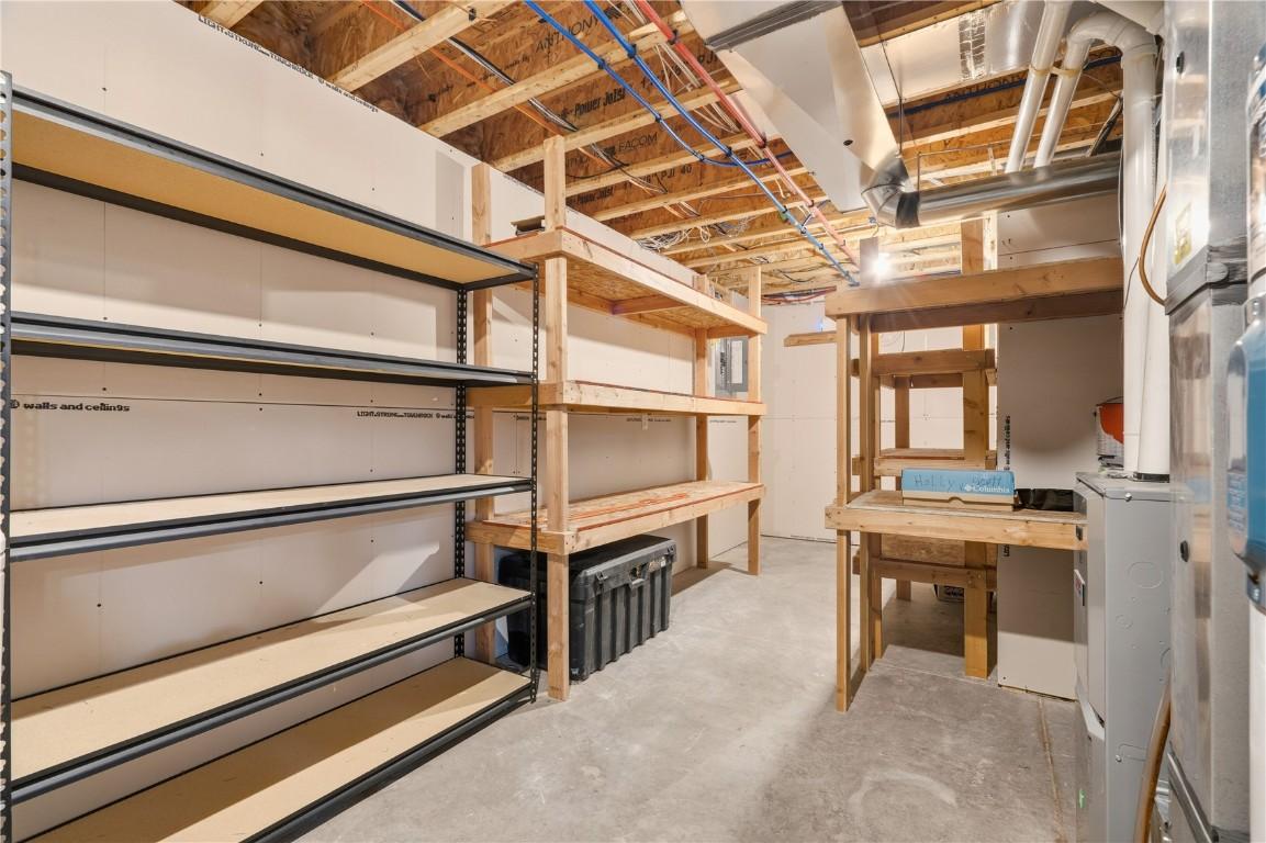 Anamosa, Iowa, 52205, United States, 5 Bedrooms Bedrooms, ,3 BathroomsBathrooms,Residential,For Sale,1975934