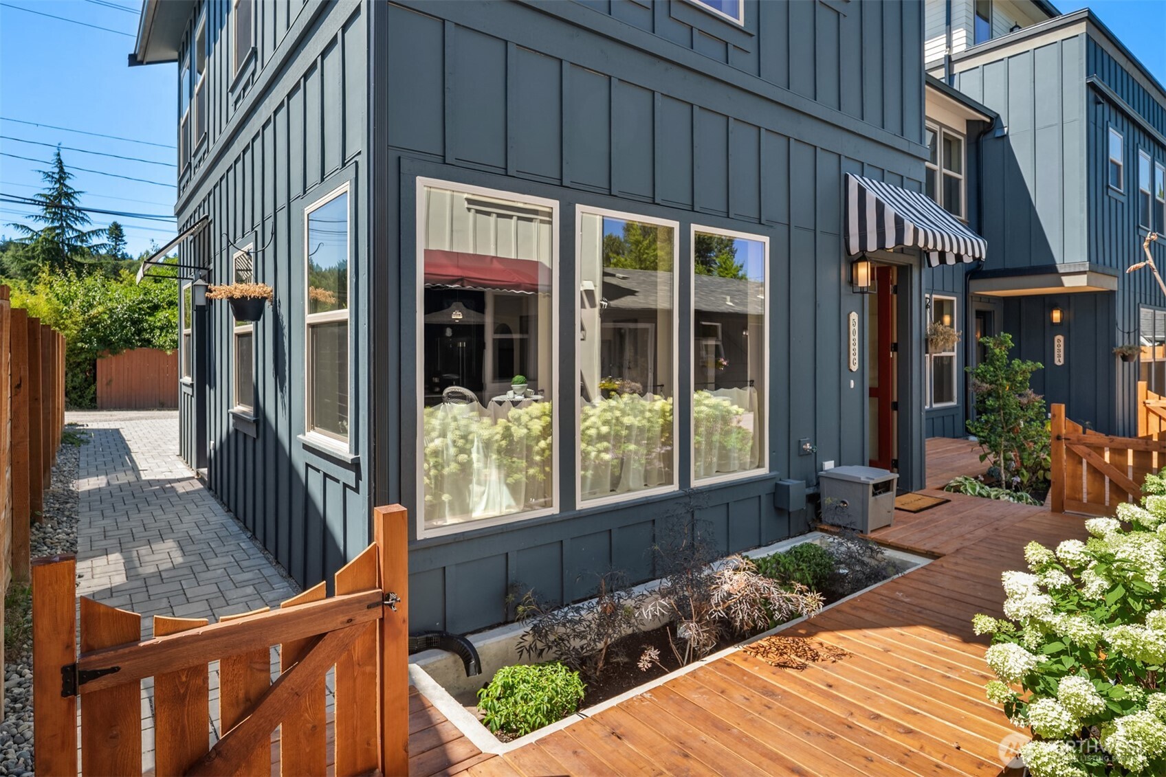 Seattle, Washington, 98106, United States, 2 Bedrooms Bedrooms, ,2 BathroomsBathrooms,Residential,For Sale,1900880