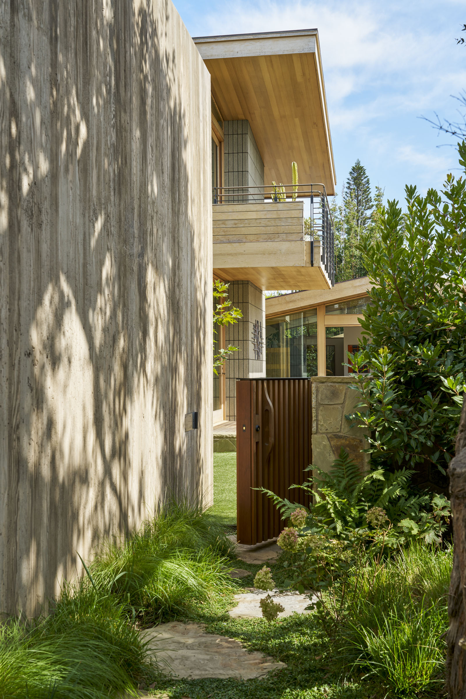  746 Milwood Avenue - 物件實景