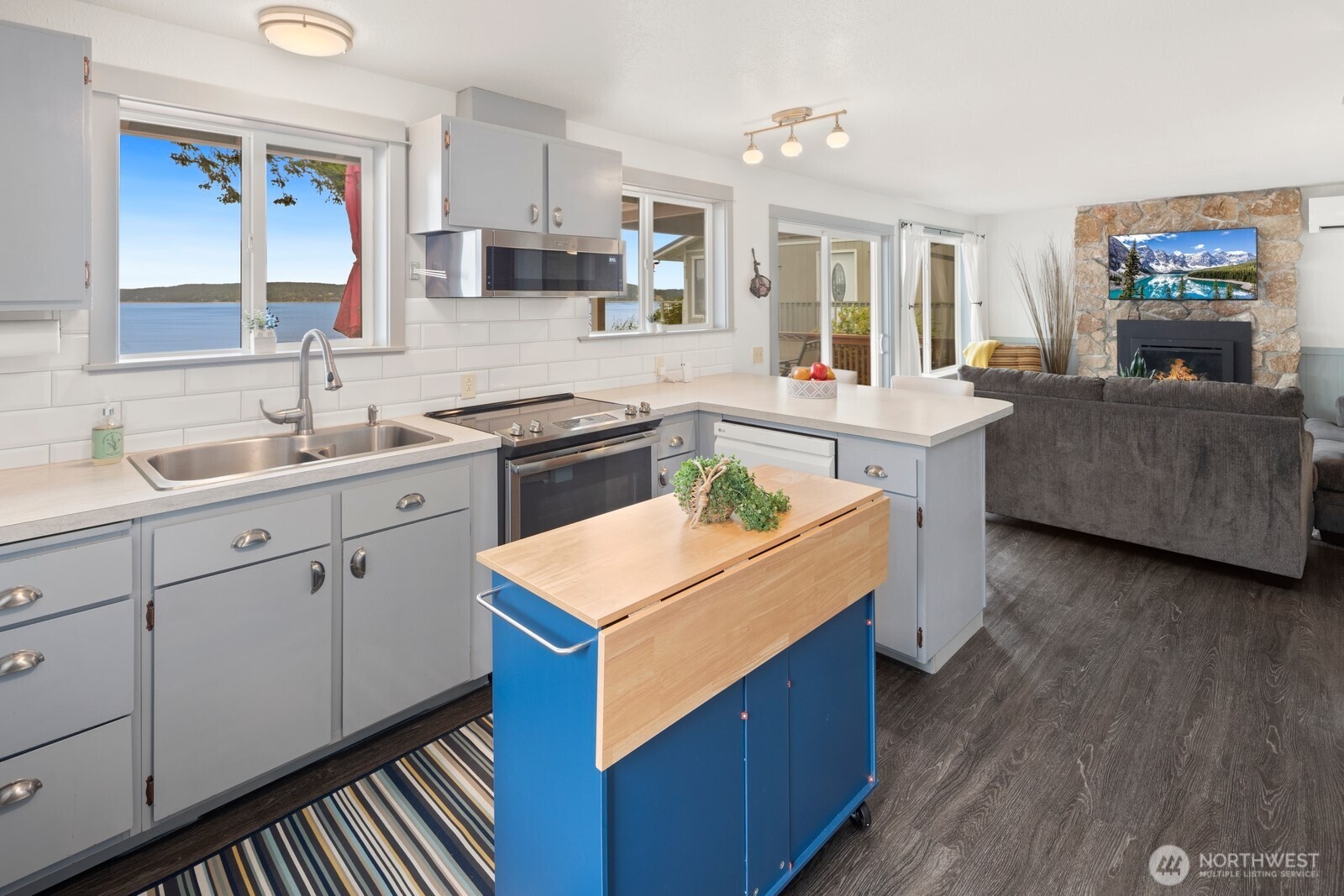 Langley, Washington, 98260, United States, 2 Bedrooms Bedrooms, ,1 BathroomBathrooms,Residential,For Sale,1848332