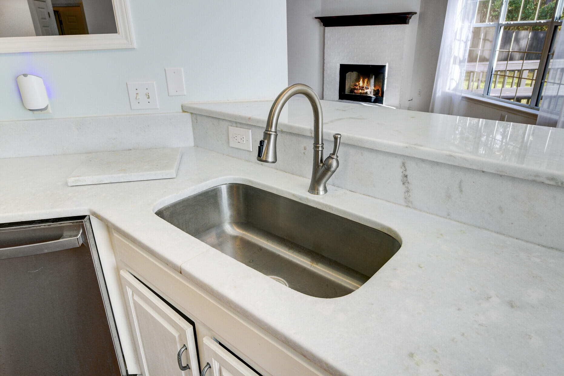 Mount Pleasant, South Carolina, 29466, United States, 3 Bedrooms Bedrooms, ,2 BathroomsBathrooms,Residential,For Sale,1998067