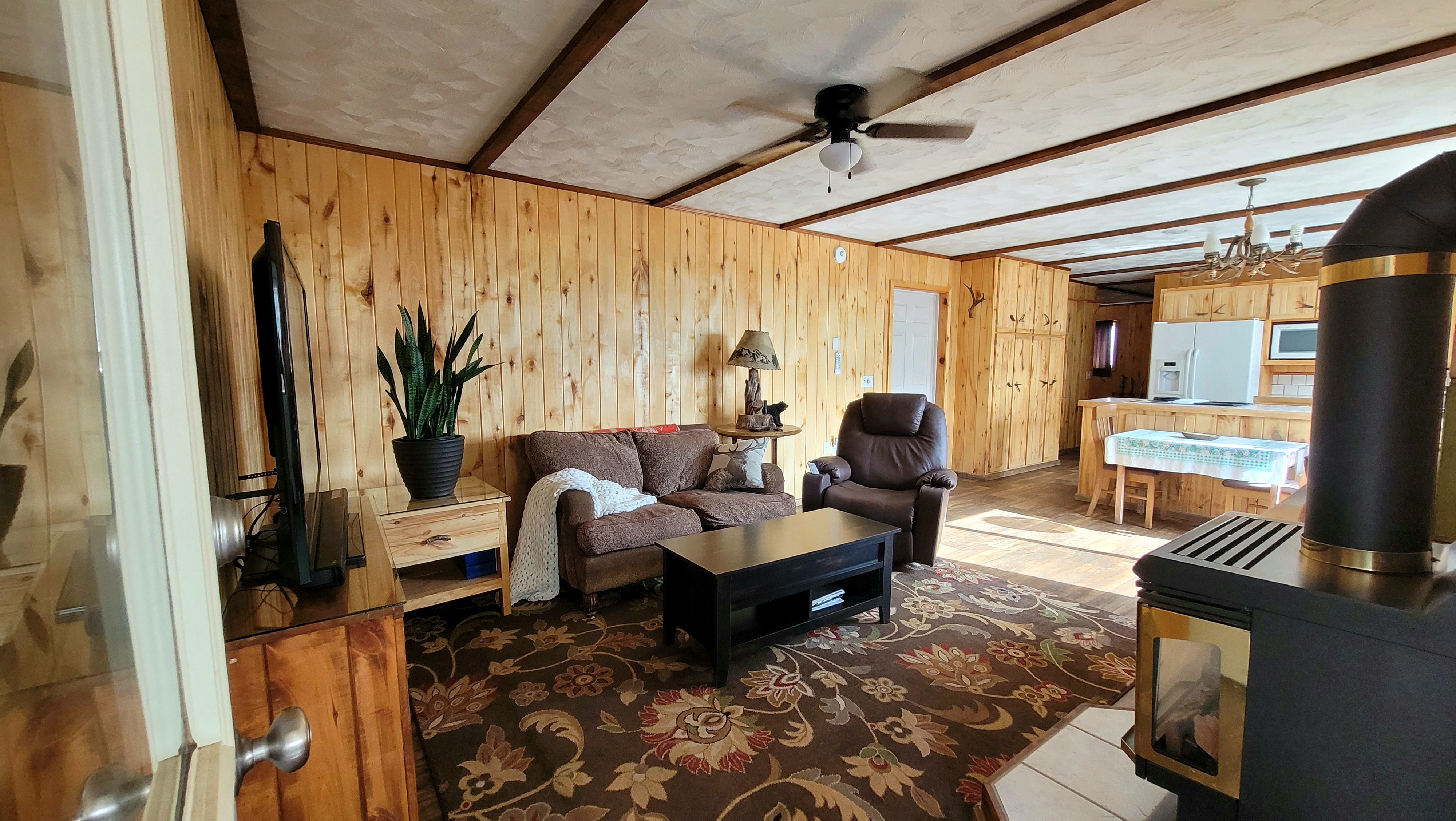 Dillon, Montana, 59725, United States, 3 Bedrooms Bedrooms, ,2 BathroomsBathrooms,Residential,For Sale,1944810