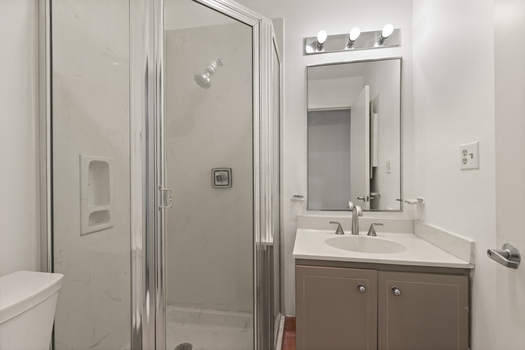 Brookline, Massachusetts, 02446, United States, 2 Bedrooms Bedrooms, ,2 BathroomsBathrooms,Residential,For Sale,1920109