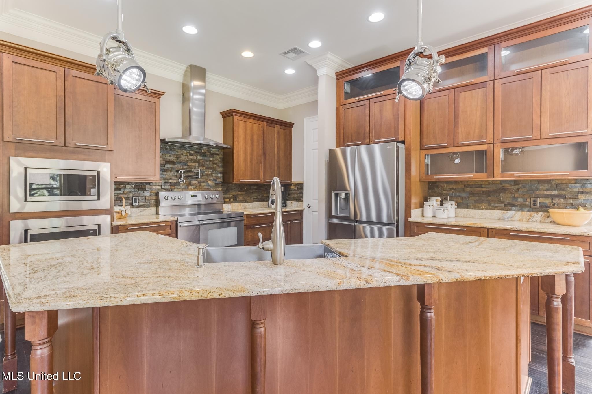 Pass Christian, Mississippi, 39571, United States, 3 Bedrooms Bedrooms, ,4 BathroomsBathrooms,Residential,For Sale,1981378