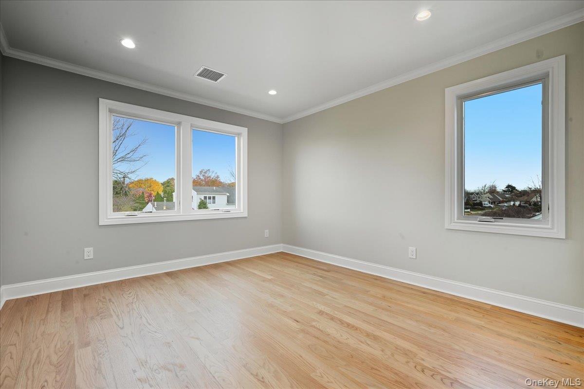 Westbury, New York, 11590, United States, 5 Bedrooms Bedrooms, ,5 BathroomsBathrooms,Residential,For Sale,1991038