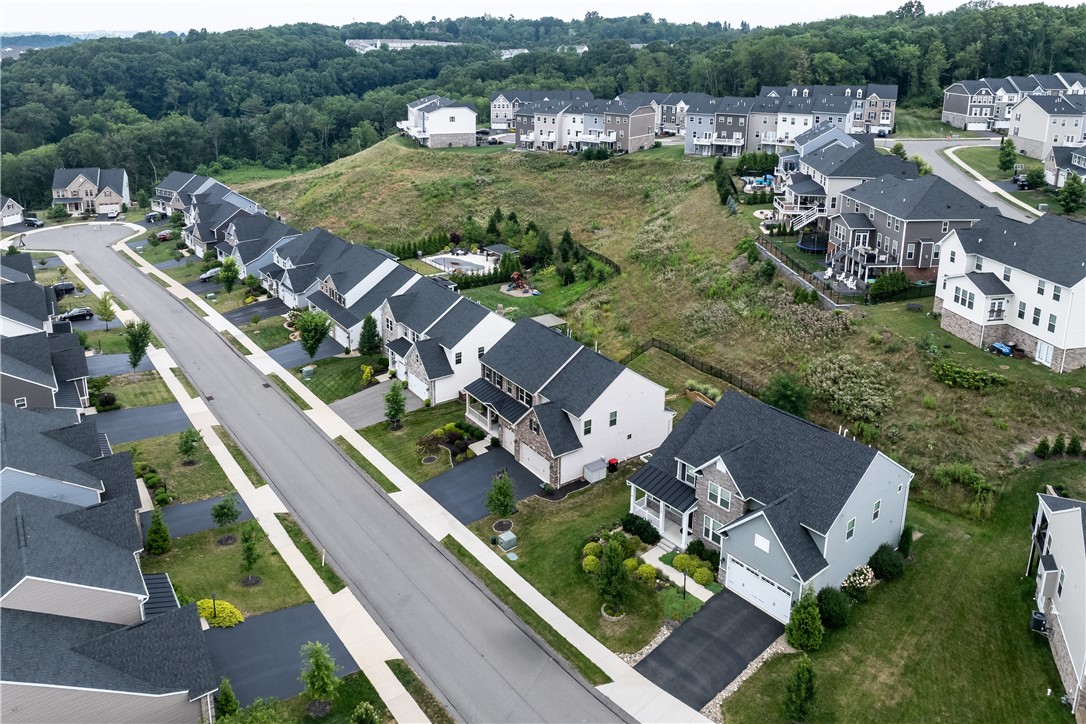 Robinson Twp, Pennsylvania, 15136, United States, 5 Bedrooms Bedrooms, ,4 BathroomsBathrooms,Residential,For Sale,1906122