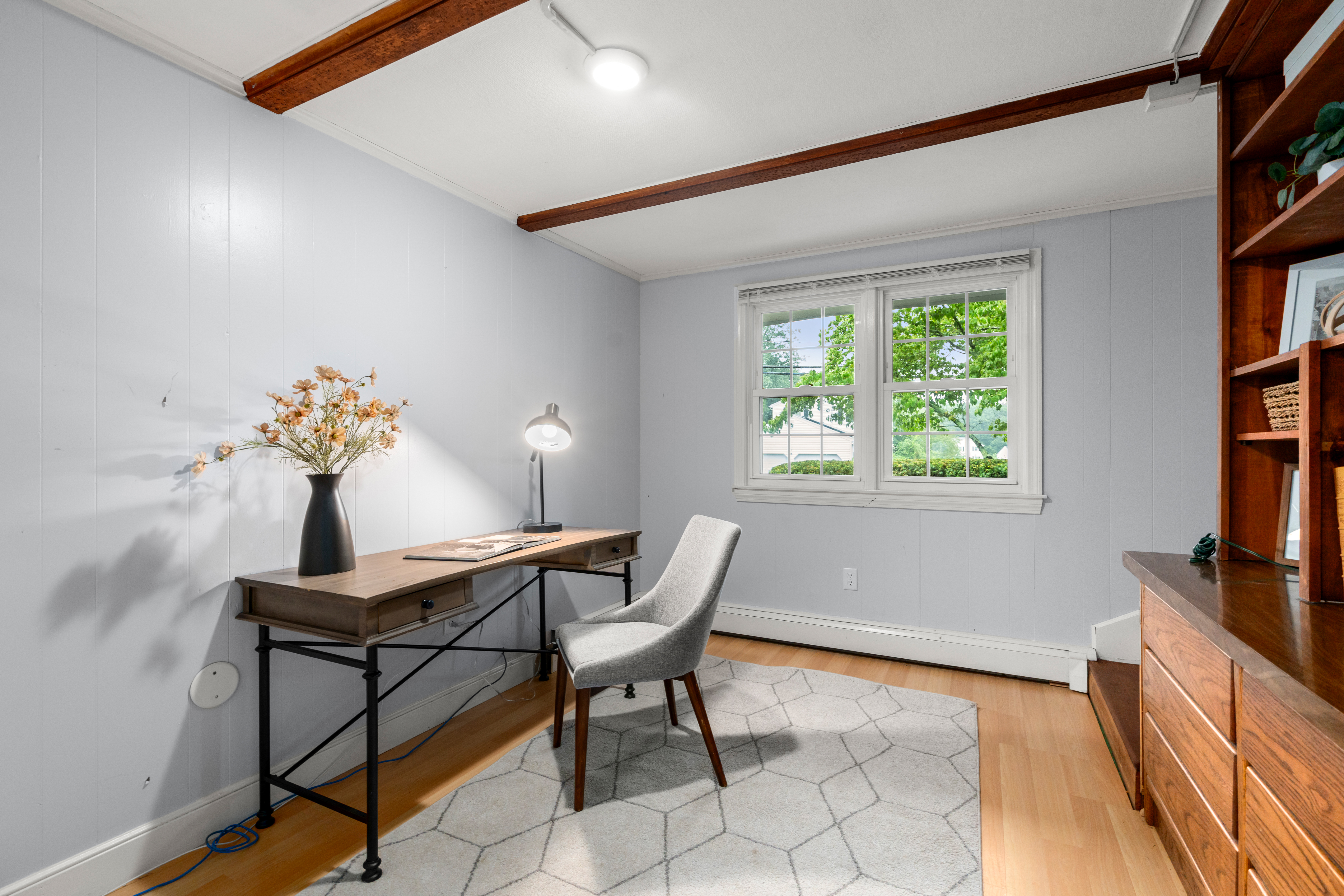 10 Locust Street, Burlington, MA, 01803 - 物件實景