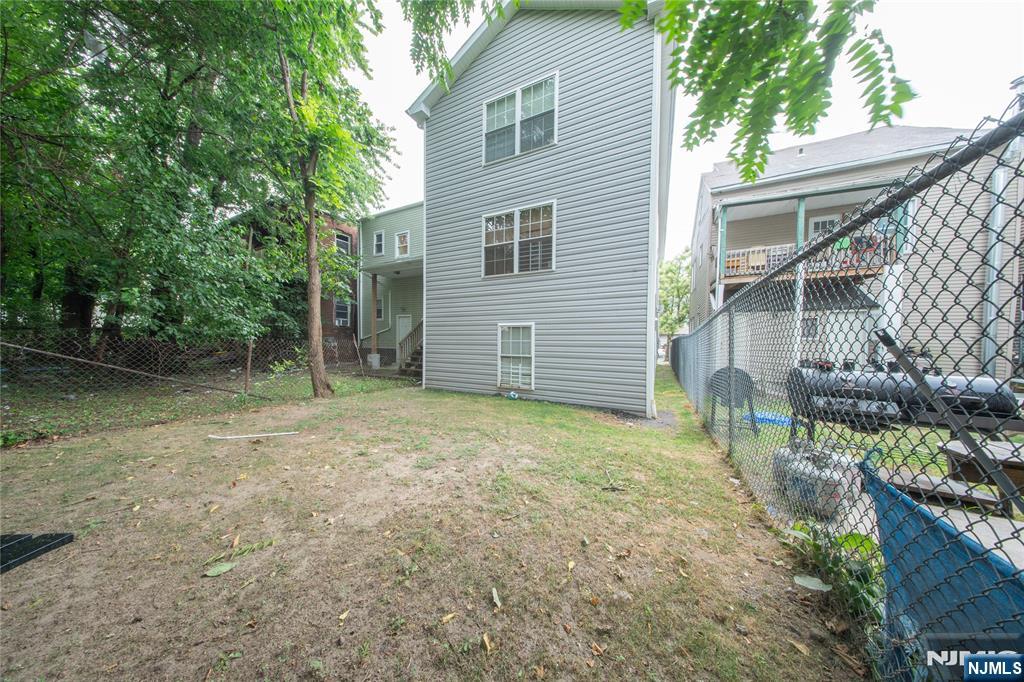 Paterson, New Jersey, 07501, United States, 6 Bedrooms Bedrooms, ,5 BathroomsBathrooms,Residential,For Sale,1906157