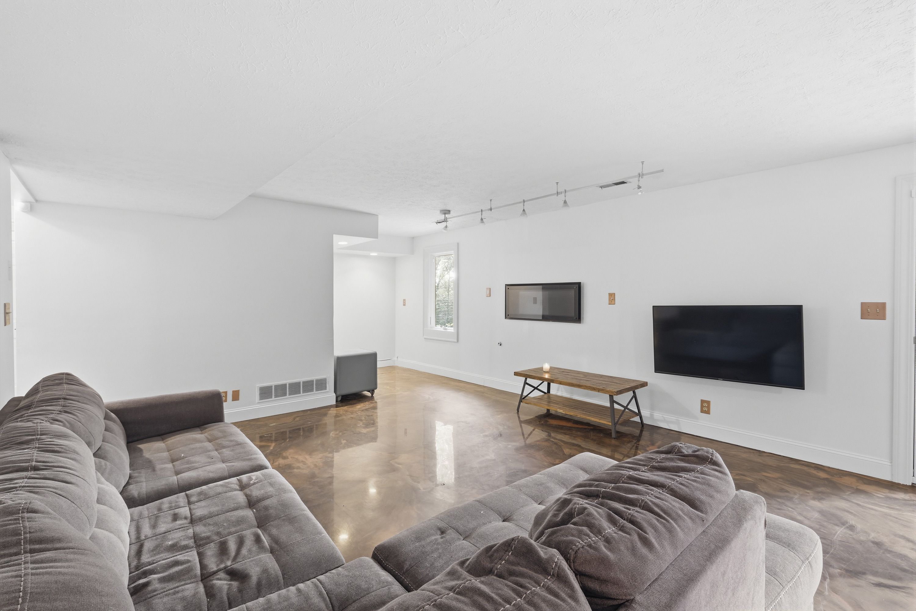  4319 Comanche Trail, Louisville, KY 40207 - 物件實景