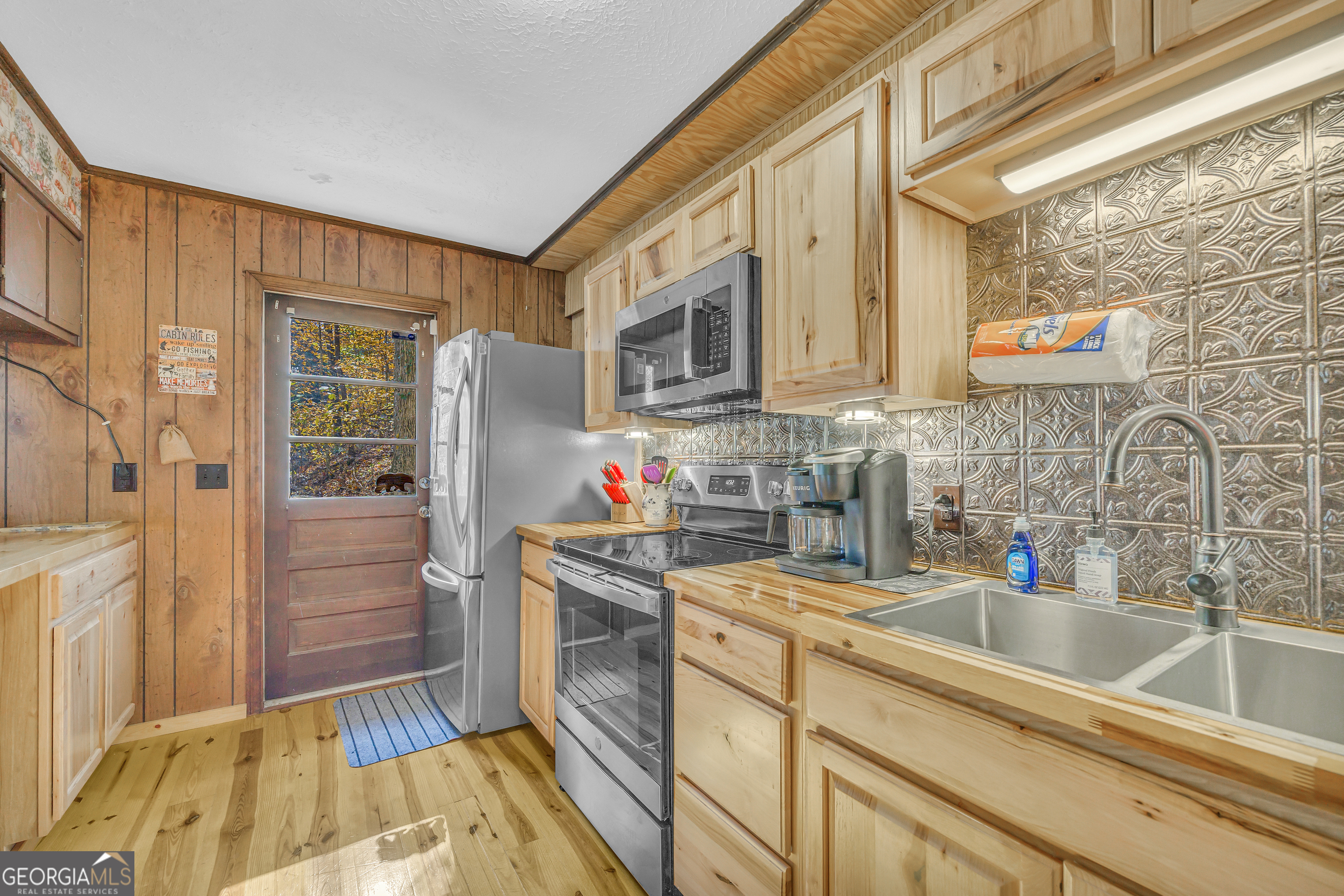 Helen, Georgia, 30545, United States, 3 Bedrooms Bedrooms, ,2 BathroomsBathrooms,Residential,For Sale,1993891