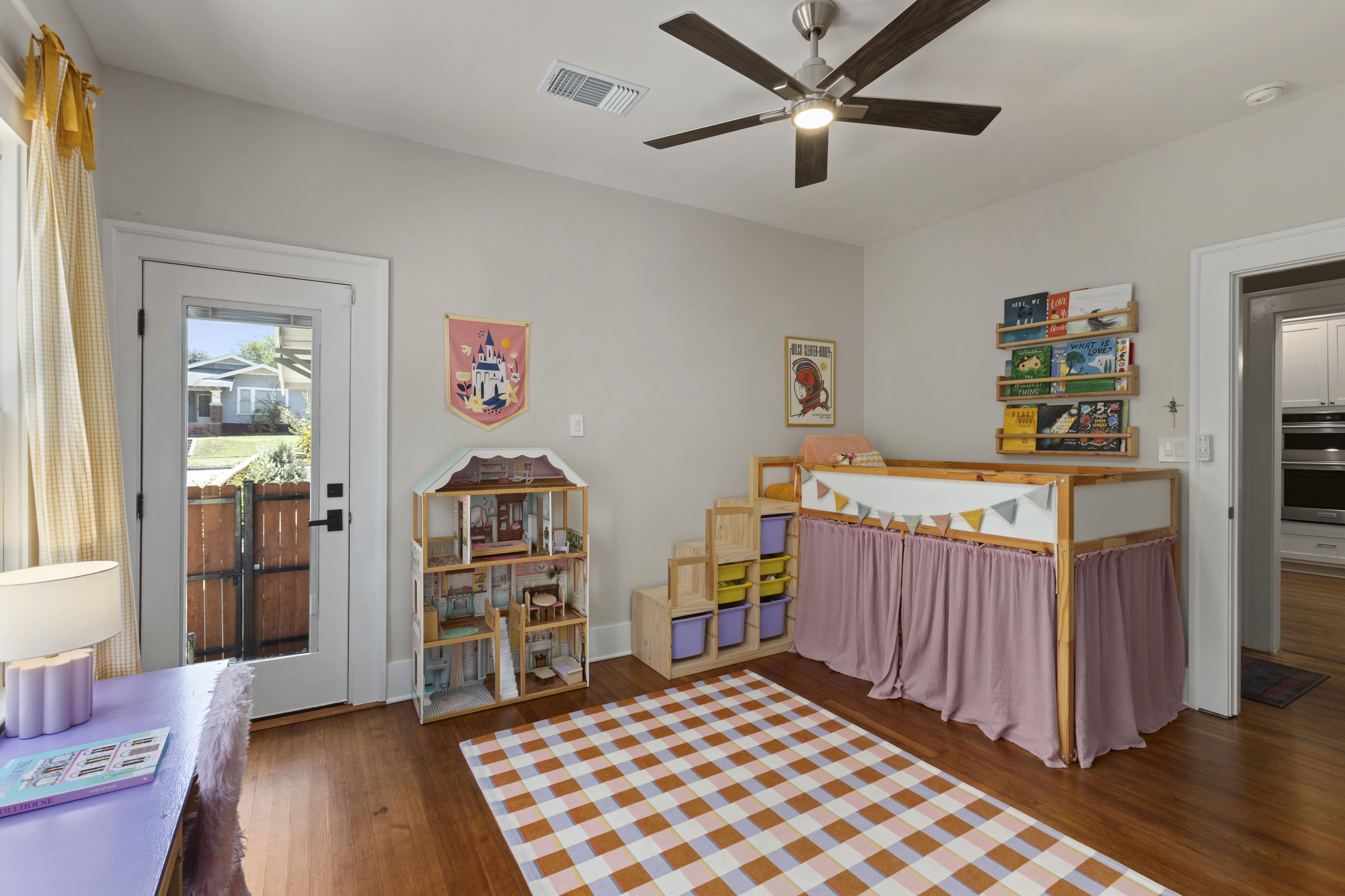  Classic Beacon Hill Character with Modern Comforts - 物件實景