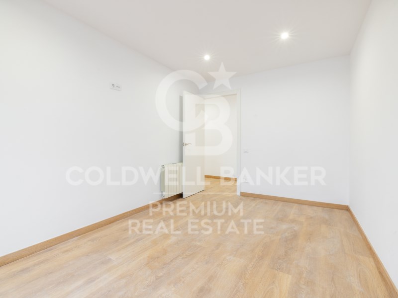 Barcelona Capital, Catalonia, ES, 4 Bedrooms Bedrooms, ,2 BathroomsBathrooms,Residential,For Sale,1752562