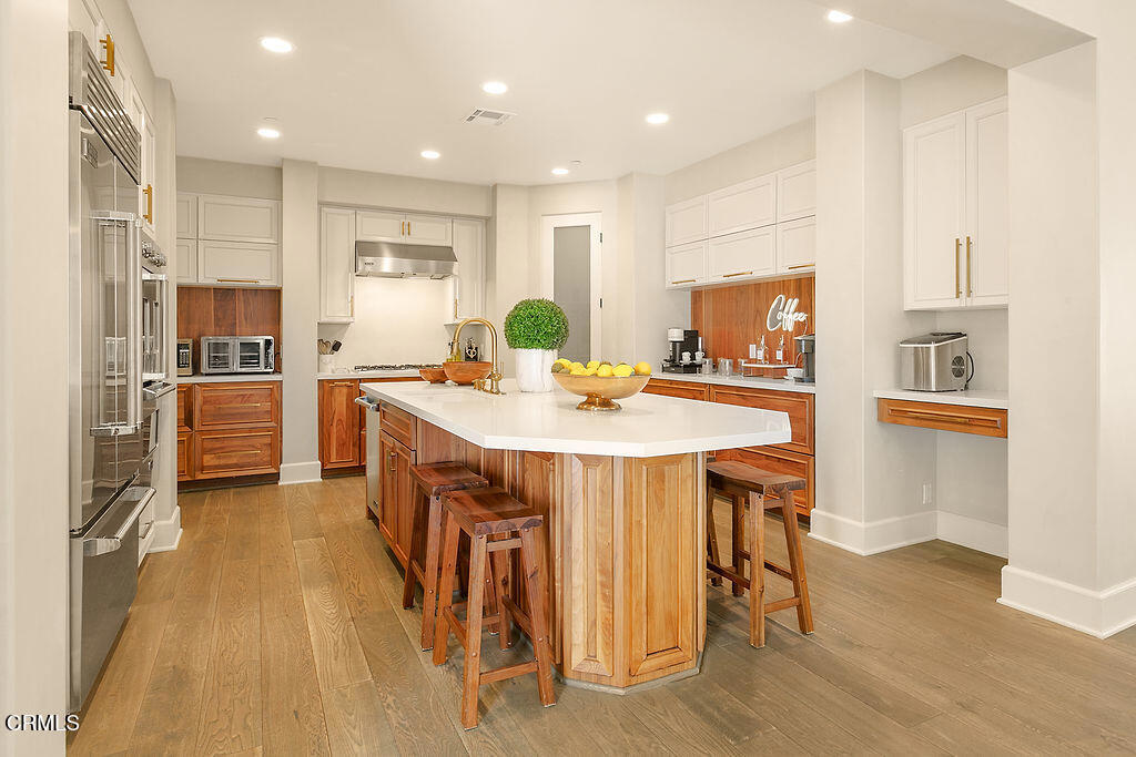 Thousand Oaks, California, 91362, United States, 4 Bedrooms Bedrooms, ,4 BathroomsBathrooms,Residential,For Sale,1997017