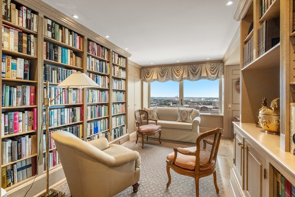 Boston, Massachusetts, 02110, United States, 3 Bedrooms Bedrooms, ,3 BathroomsBathrooms,Residential,For Sale,1850032