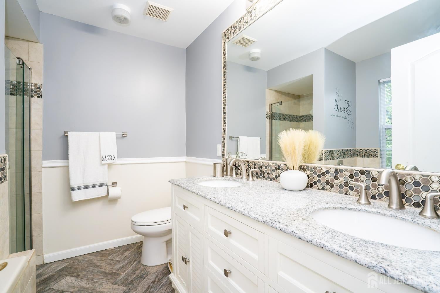 North Brunswick, New Jersey, 08902, United States, 3 Bedrooms Bedrooms, ,3 BathroomsBathrooms,Residential,For Sale,1937029