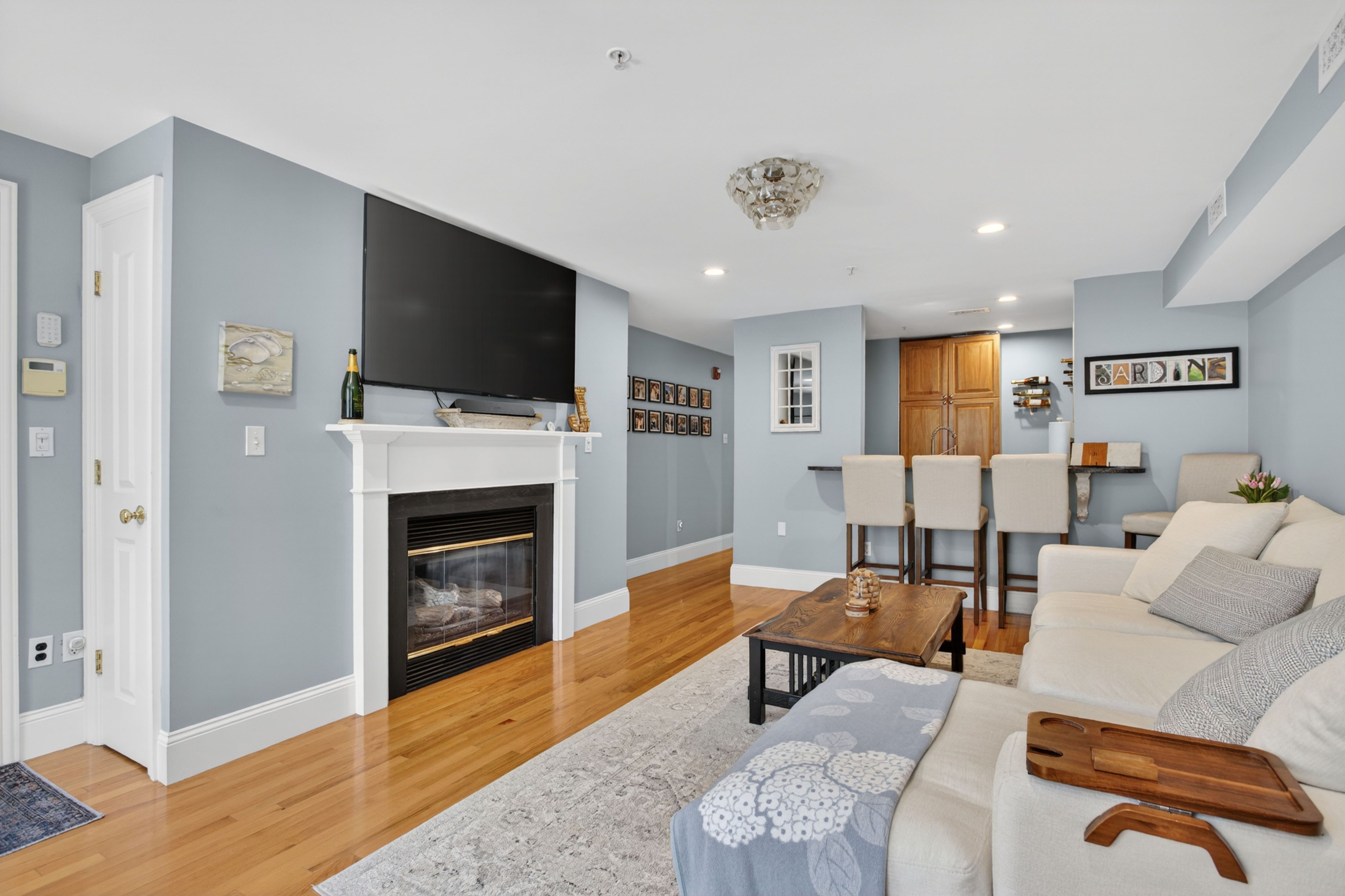  57 Bartlett Street, Boston, MA, 02129 - 物件實景