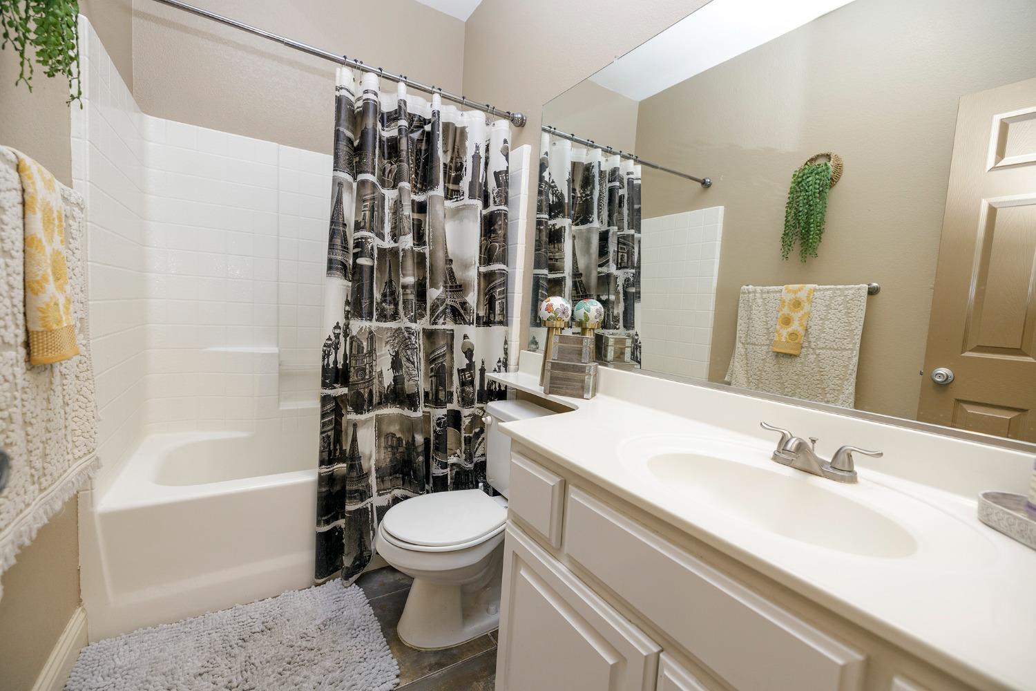 Riverbank, California, 95367, United States, 5 Bedrooms Bedrooms, ,3 BathroomsBathrooms,Residential,For Sale,1927797