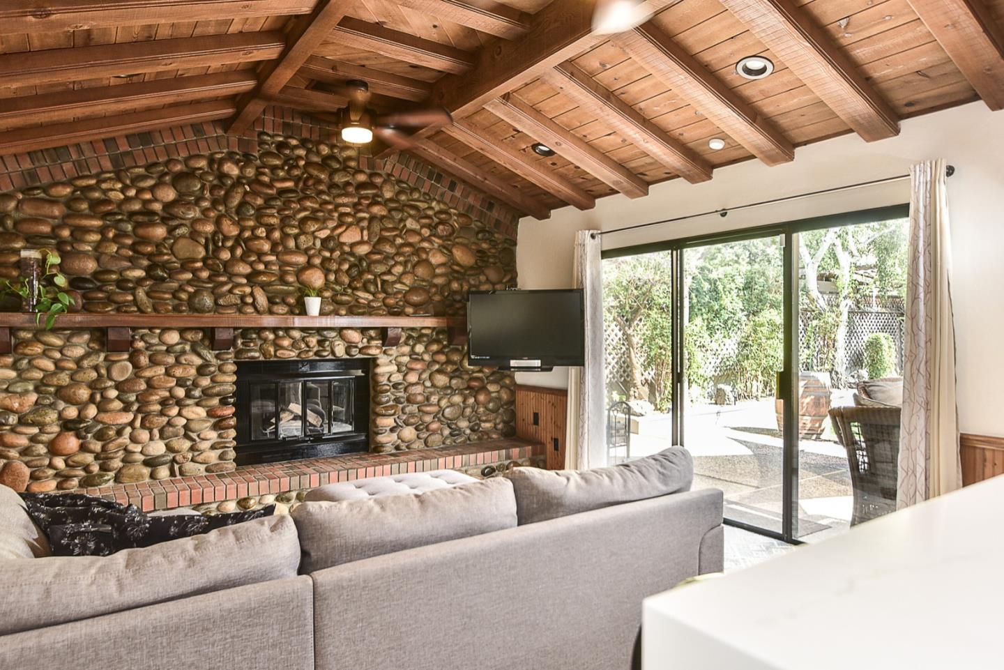 Hollister, California, 95023, United States, 3 Bedrooms Bedrooms, ,2 BathroomsBathrooms,Residential,For Sale,1983755