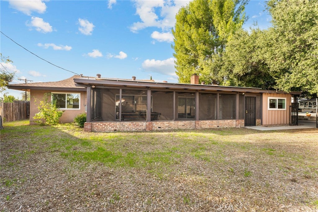 San Bernardino, California, 92404, United States, 3 Bedrooms Bedrooms, ,2 BathroomsBathrooms,Residential,For Sale,1978496