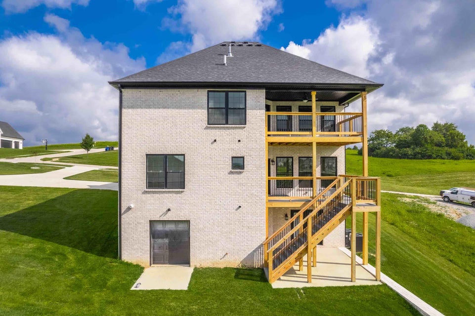 Richmond, Kentucky, 40475, United States, 5 Bedrooms Bedrooms, ,5 BathroomsBathrooms,Residential,For Sale,1881286