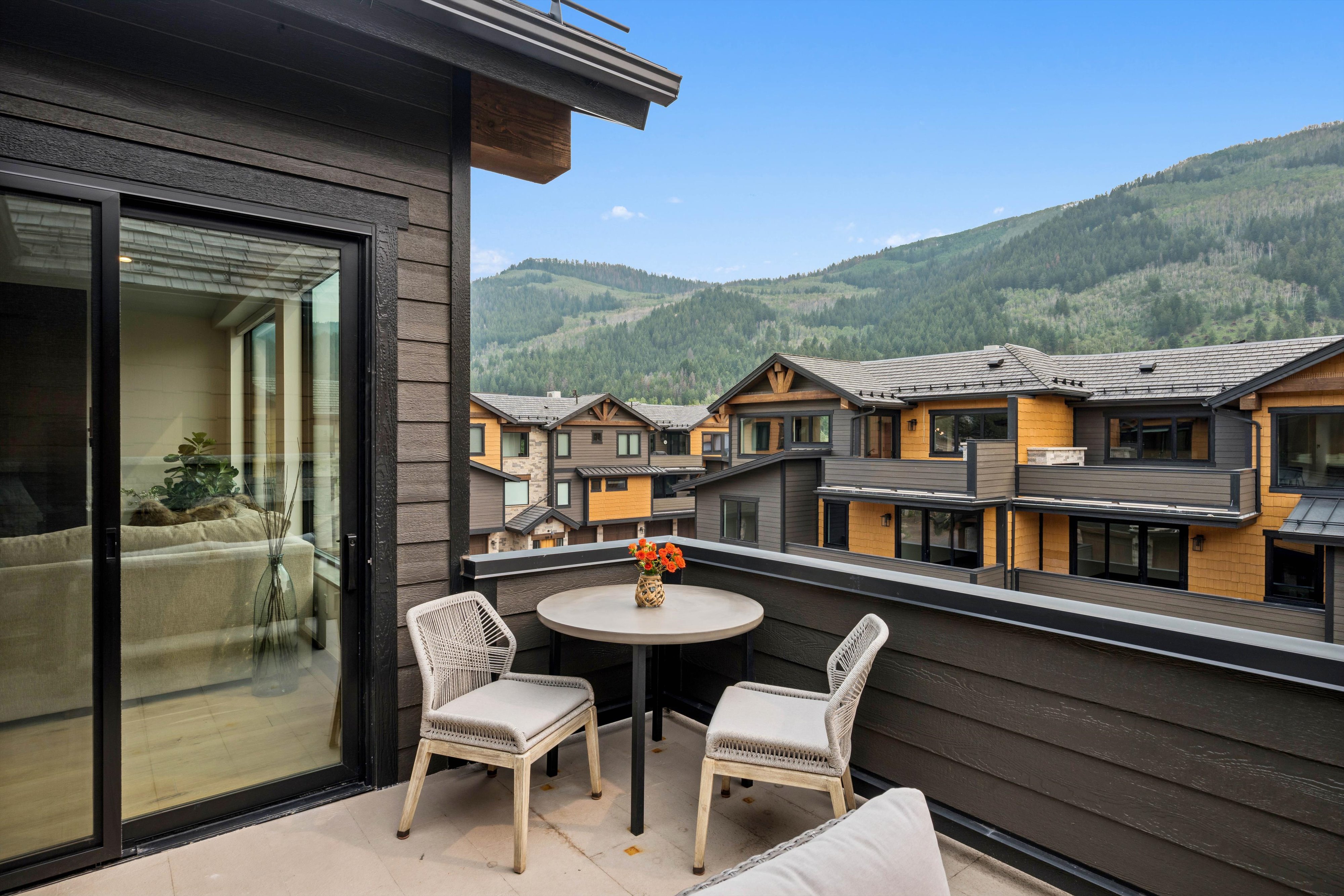  Contemporary architecture meets effortless mountain living at The Kestrel - 物件實景
