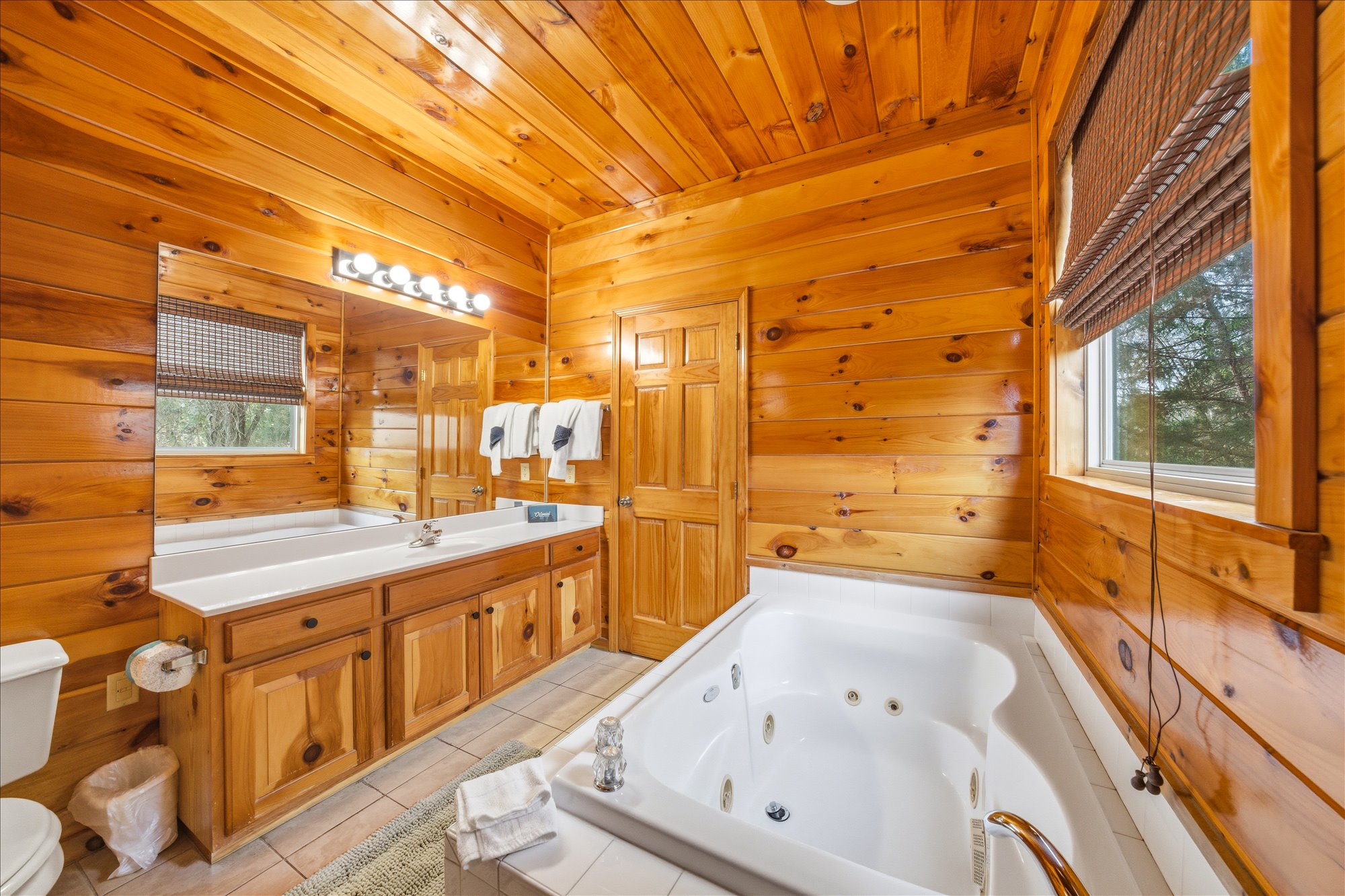 Sevierville, Tennessee, 37876-3406, United States, 3 Bedrooms Bedrooms, ,5 BathroomsBathrooms,Residential,For Sale,2049447