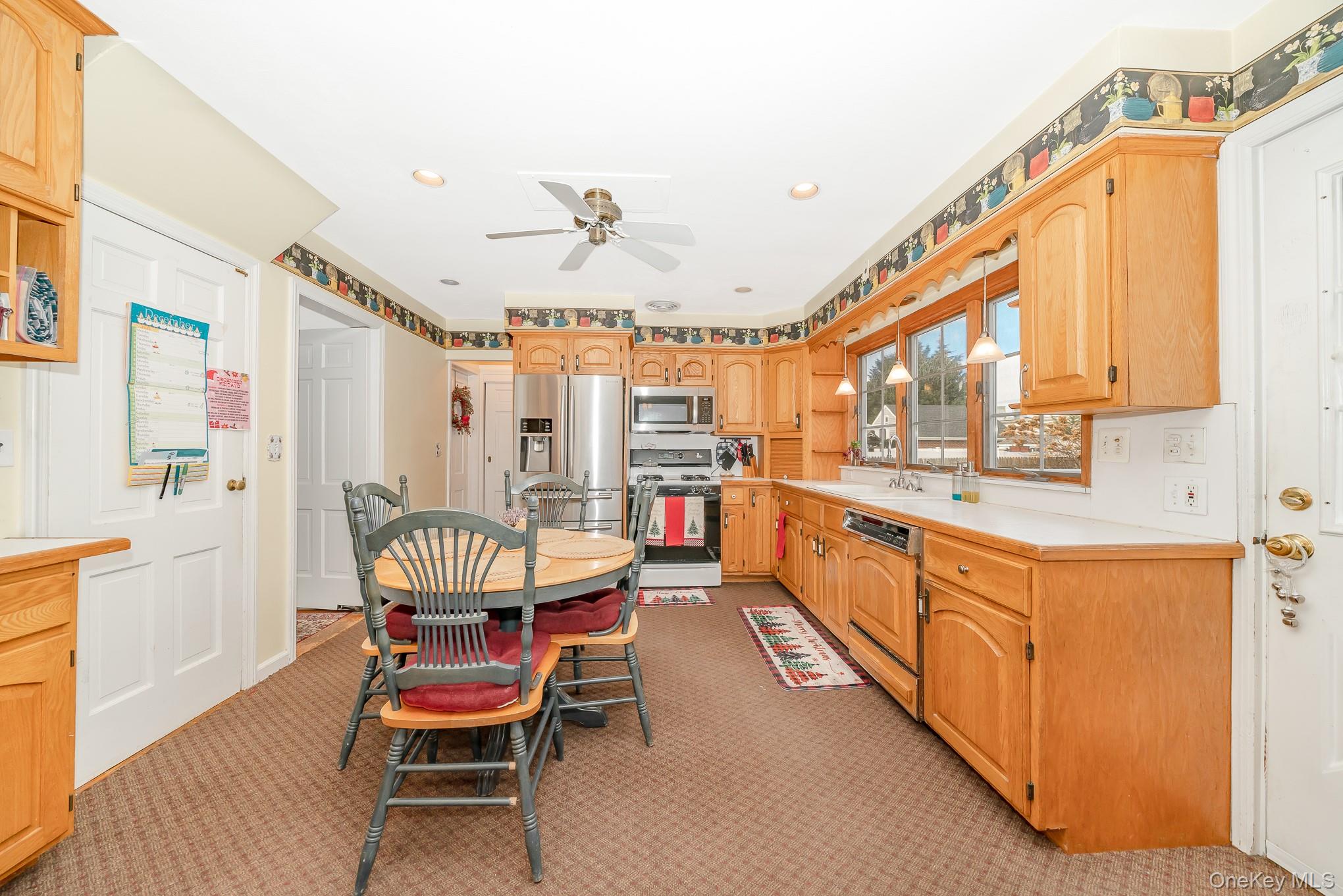 Seaford, New York, 11783, United States, 3 Bedrooms Bedrooms, ,2 BathroomsBathrooms,Residential,For Sale,2005849