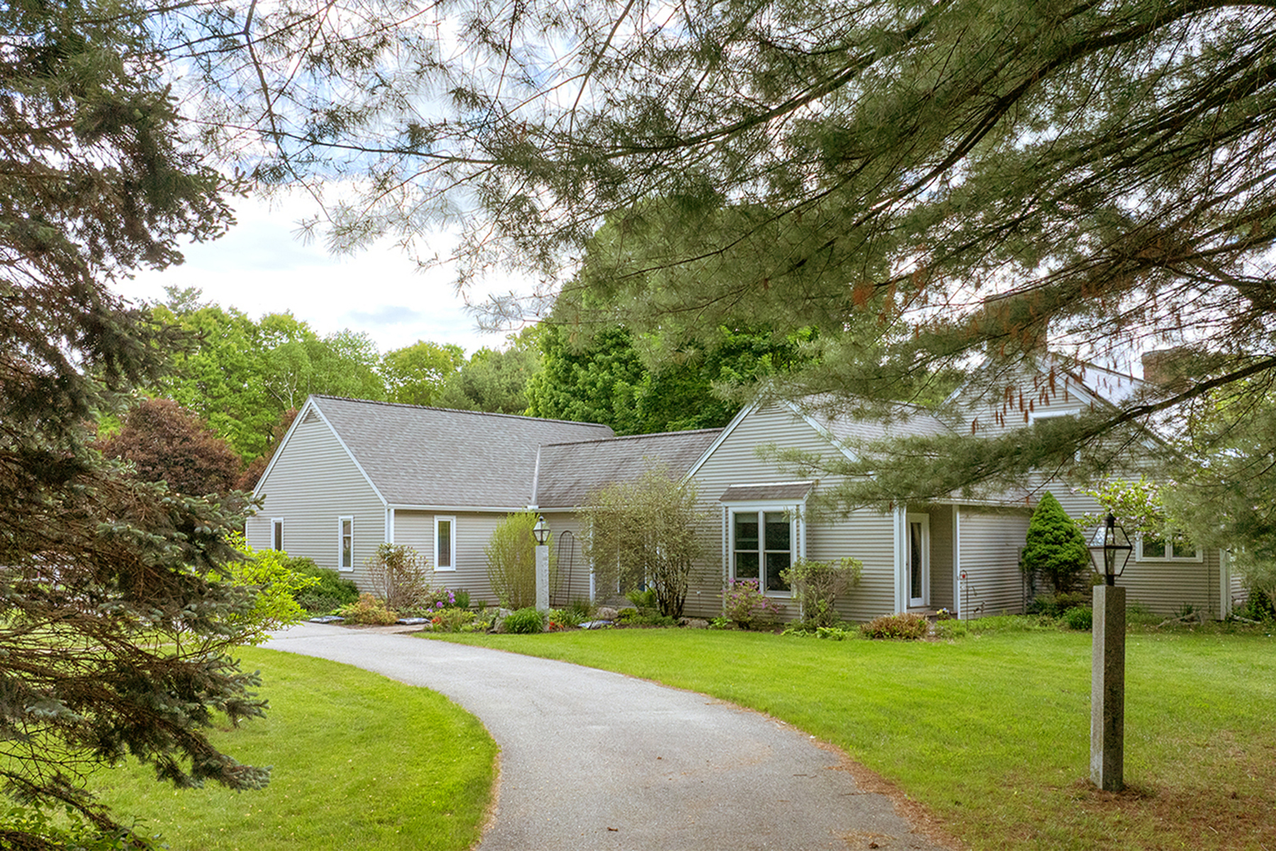  860 Briar Hill Road - 物件實景
