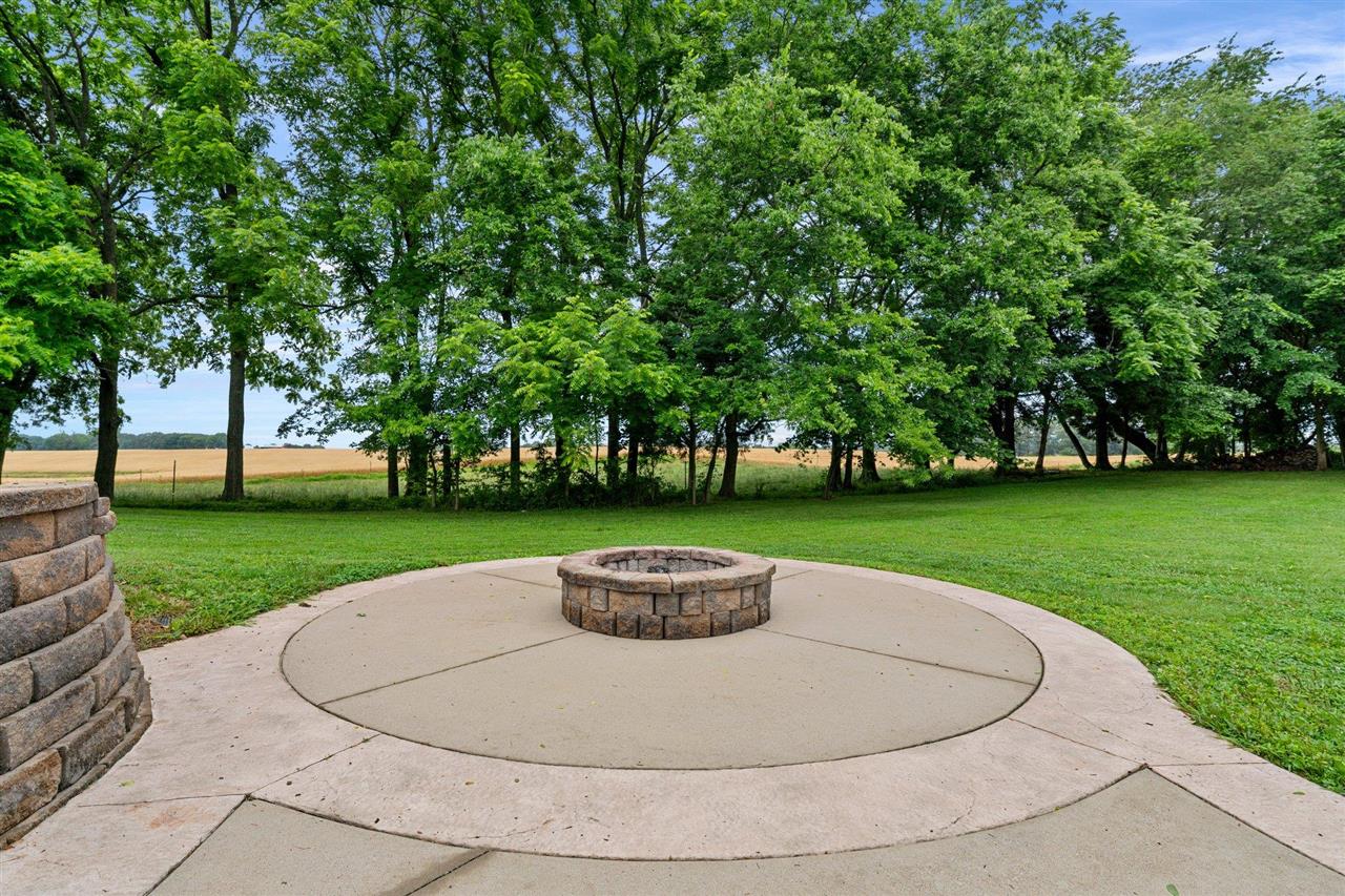 Franklin, Kentucky, 42134, United States, 6 Bedrooms Bedrooms, ,3 BathroomsBathrooms,Residential,For Sale,2002966