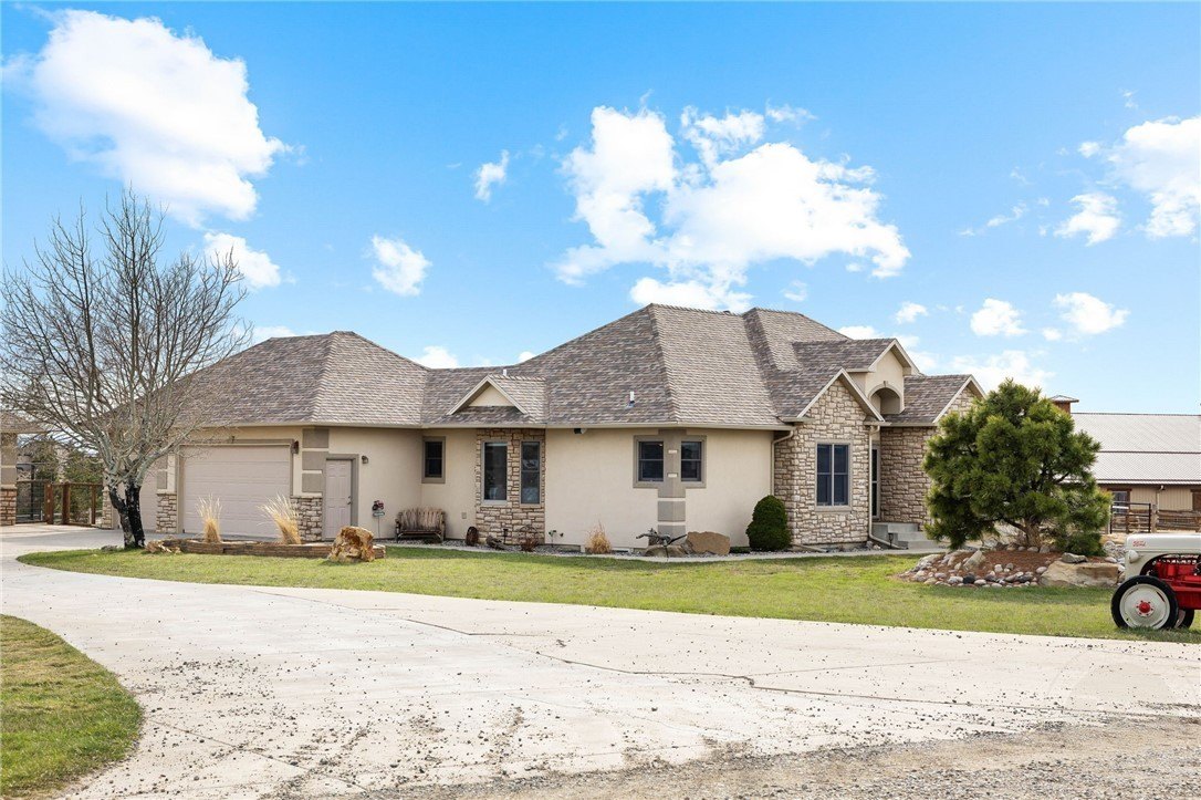 Molt/Rapelje, Montana, 59106, United States, 4 Bedrooms Bedrooms, ,3 BathroomsBathrooms,Residential,For Sale,1789052