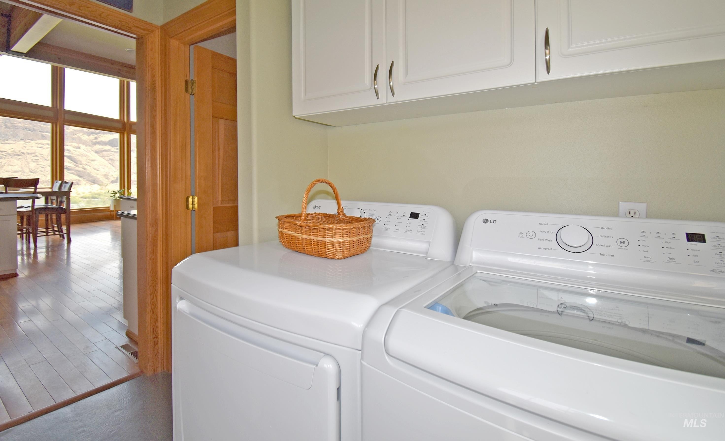 Asotin, Washington, 99402, United States, 3 Bedrooms Bedrooms, ,3 BathroomsBathrooms,Residential,For Sale,1942718
