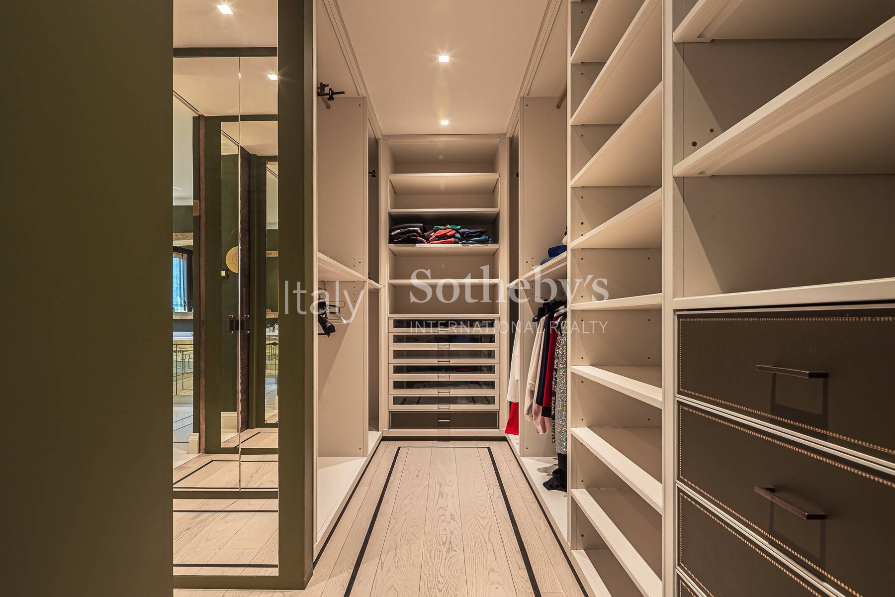  Charming penthouse in Magenta district - 物件實景