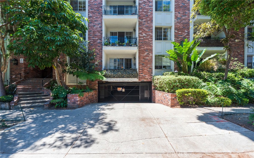 Los Angeles, California, 90024, United States, 2 Bedrooms Bedrooms, ,2 BathroomsBathrooms,Residential,For Sale,1828598
