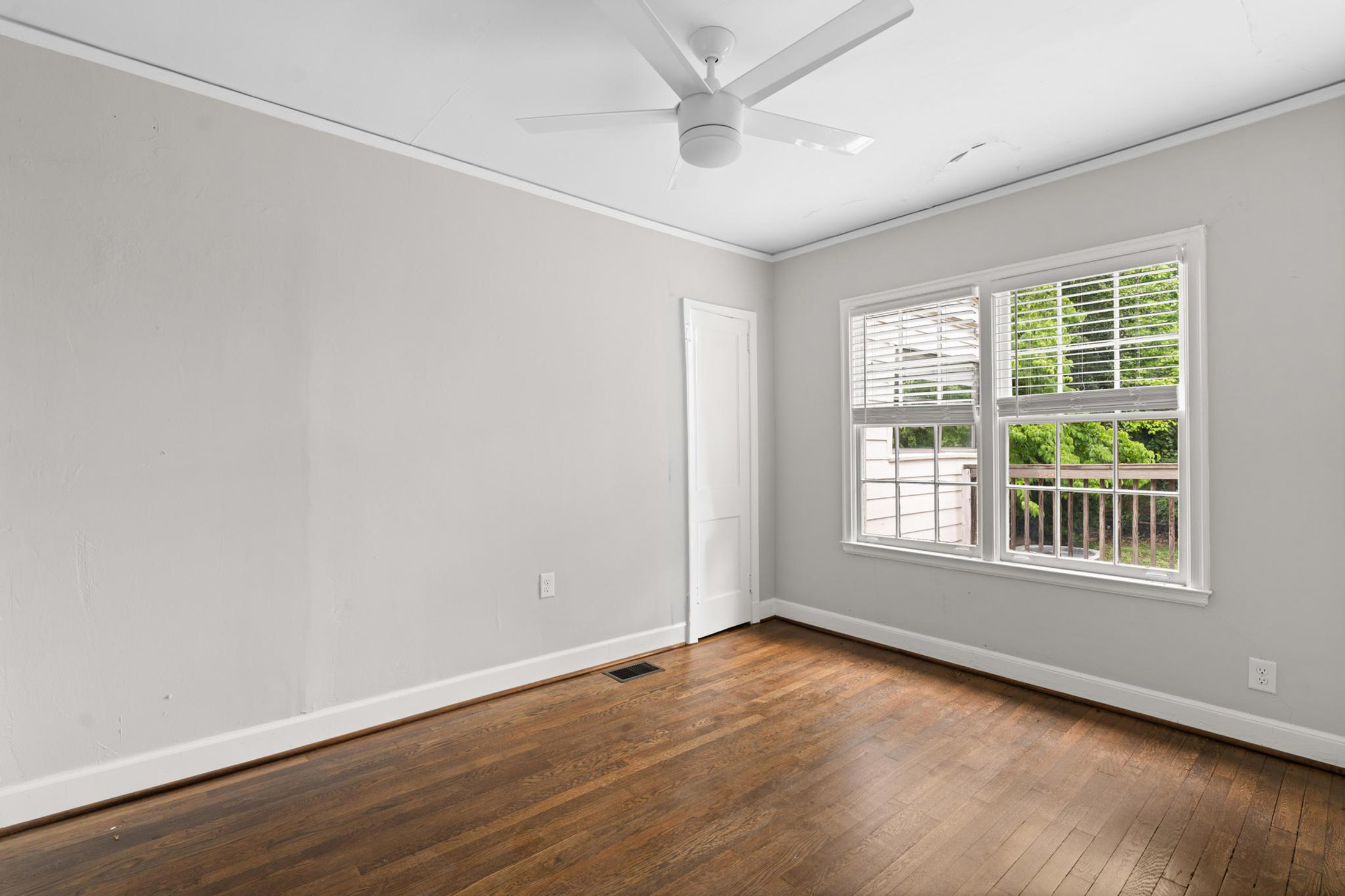  Move-in Ready Four Bedroom Home Offers Intown Convenience - 物件實景