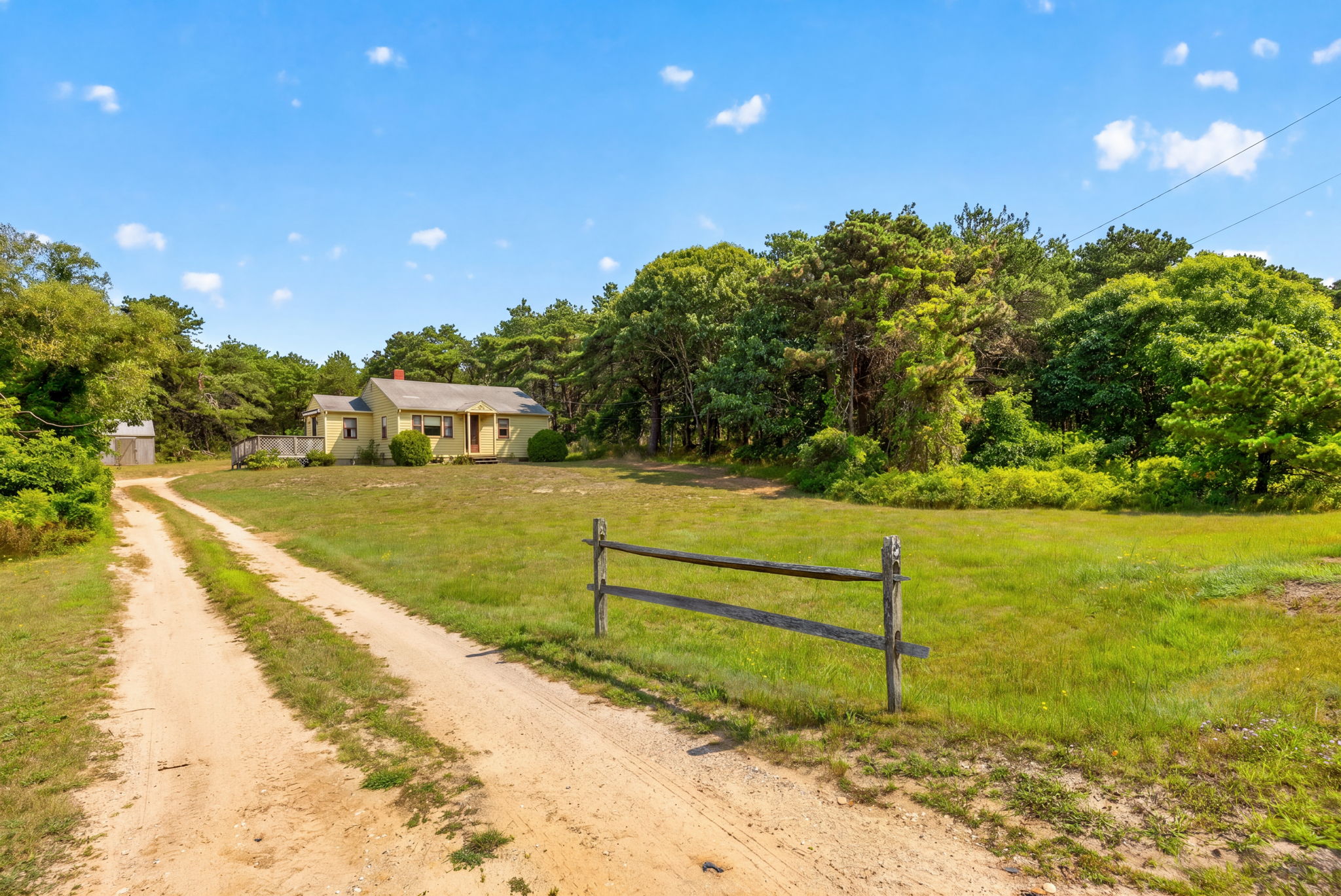  Privacy, Potential & 1.44 Acres in Truro - 物件實景