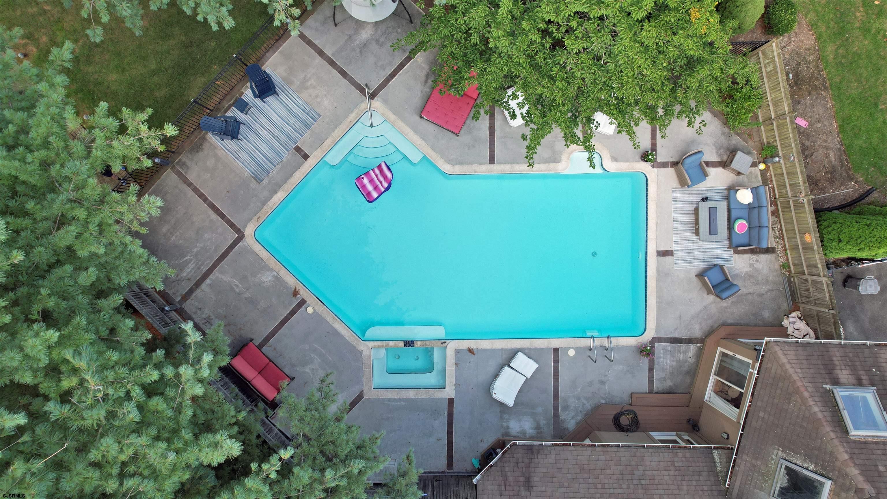 Linwood, New Jersey, 08221, United States, 6 Bedrooms Bedrooms, ,5 BathroomsBathrooms,Residential,For Sale,1975811