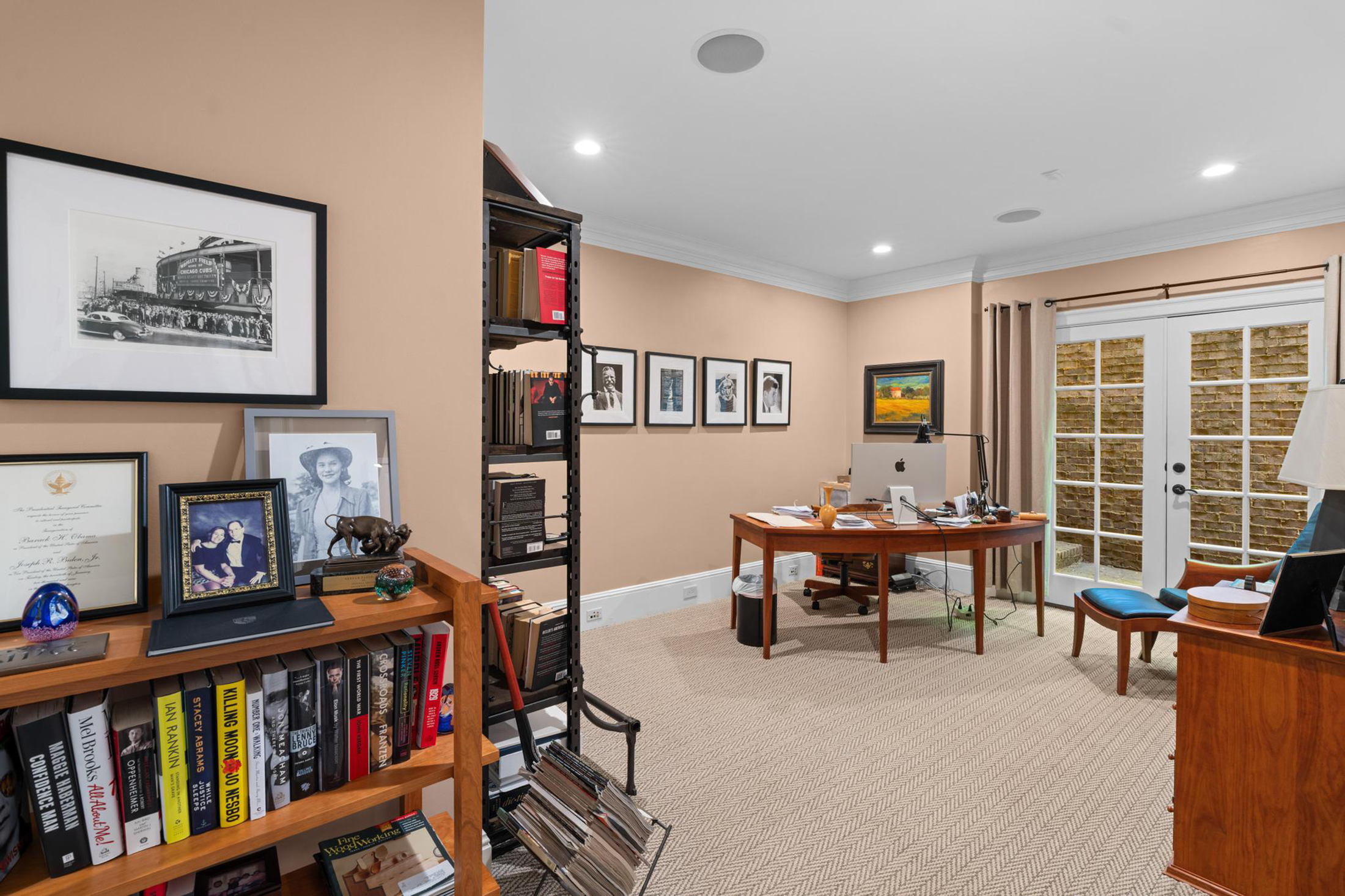  Sophisticated Newer Custom-built Home in Desirable Garden Hills - 物件實景