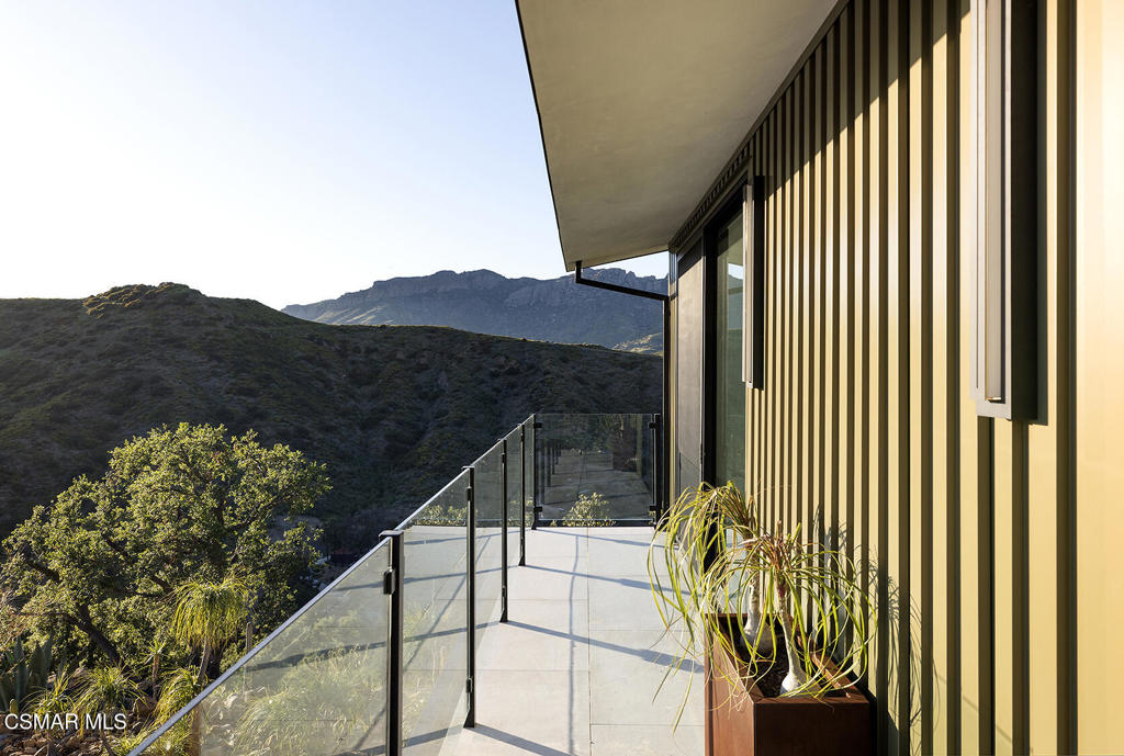Malibu, California, 90265, United States, 4 Bedrooms Bedrooms, ,3 BathroomsBathrooms,Residential,For Sale,1732105