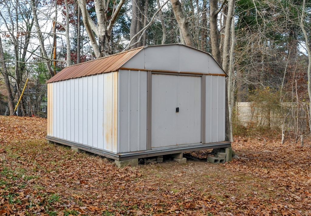 Hanson, Massachusetts, 02341, United States, 4 Bedrooms Bedrooms, ,2 BathroomsBathrooms,Residential,For Sale,2000773