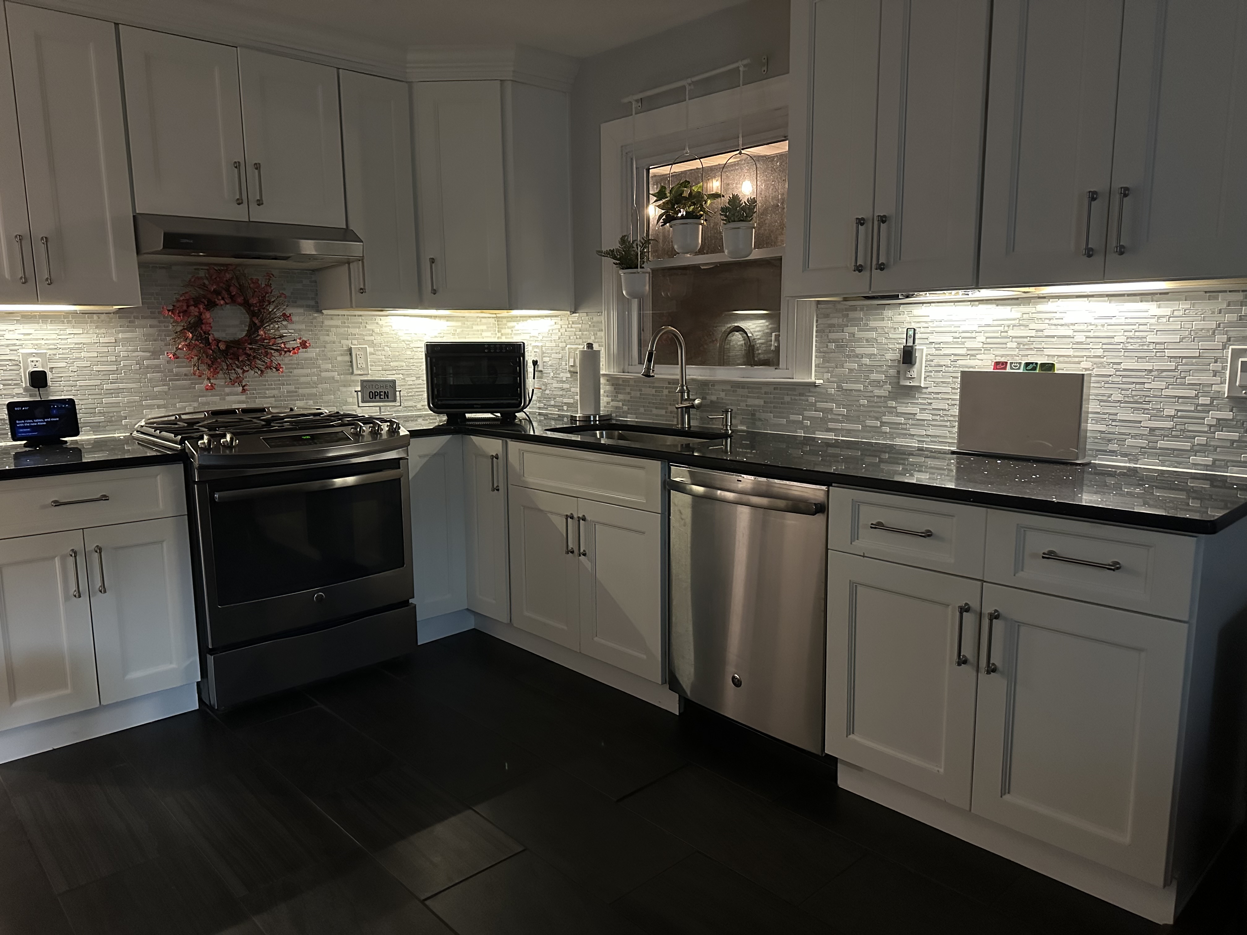 Bloomingdale, New Jersey, 07403, United States, 3 Bedrooms Bedrooms, ,2 BathroomsBathrooms,Residential,For Sale,1982593