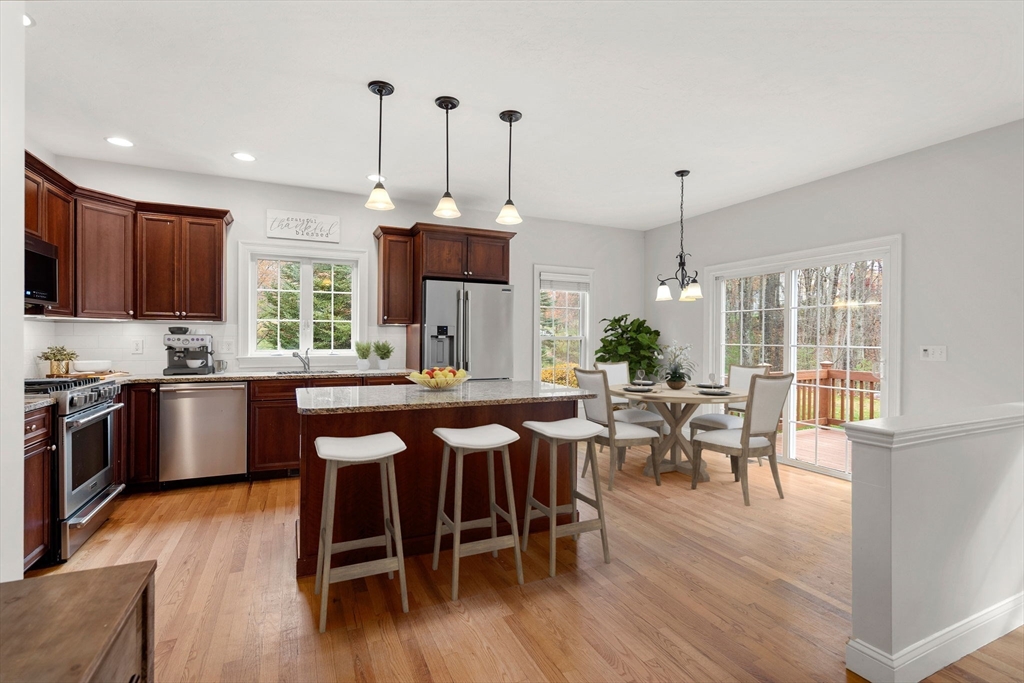 Groton, Massachusetts, 01450, United States, 3 Bedrooms Bedrooms, ,3 BathroomsBathrooms,Residential,For Sale,1987662