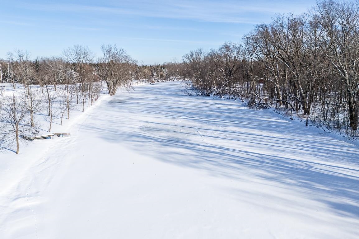 New London, Wisconsin, 54961-8021, United States, 4 Bedrooms Bedrooms, ,2 BathroomsBathrooms,Residential,For Sale,2008203