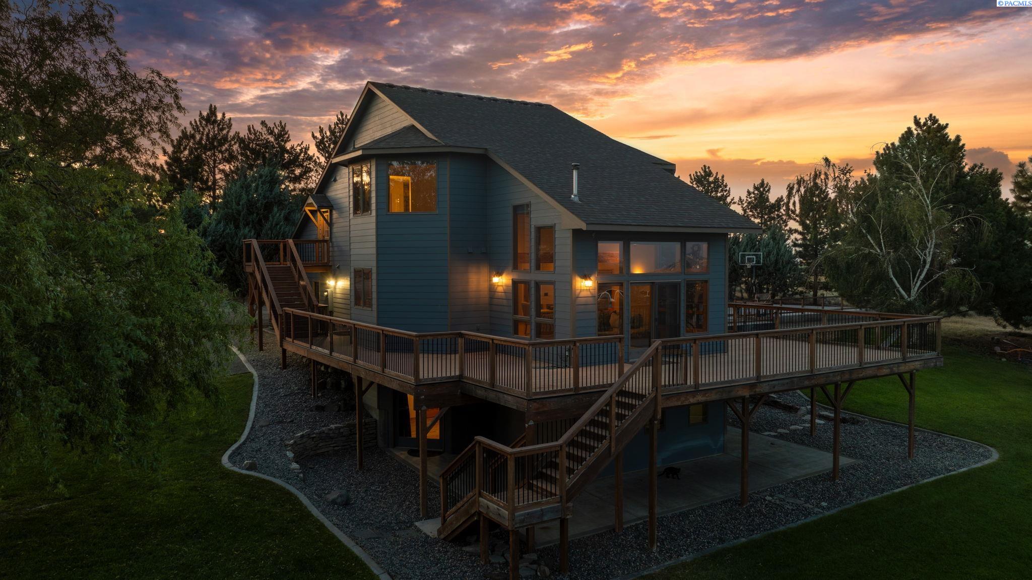West Richland, Washington, 99353, United States, 5 Bedrooms Bedrooms, ,3 BathroomsBathrooms,Residential,For Sale,1906859