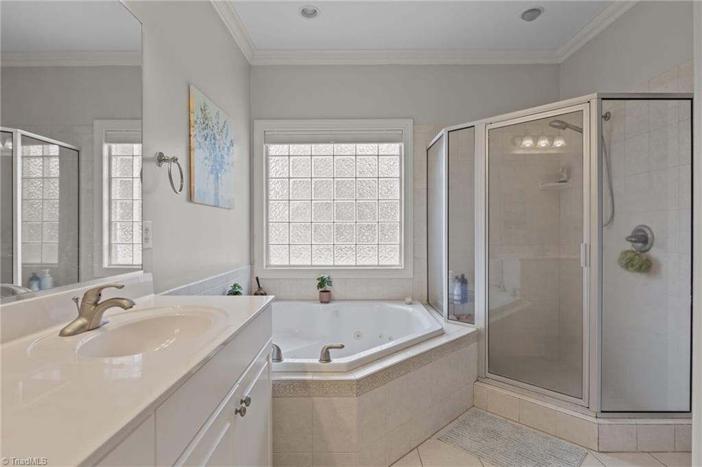 Kernersville, North Carolina, 27284, United States, 4 Bedrooms Bedrooms, ,3 BathroomsBathrooms,Residential,For Sale,1890239