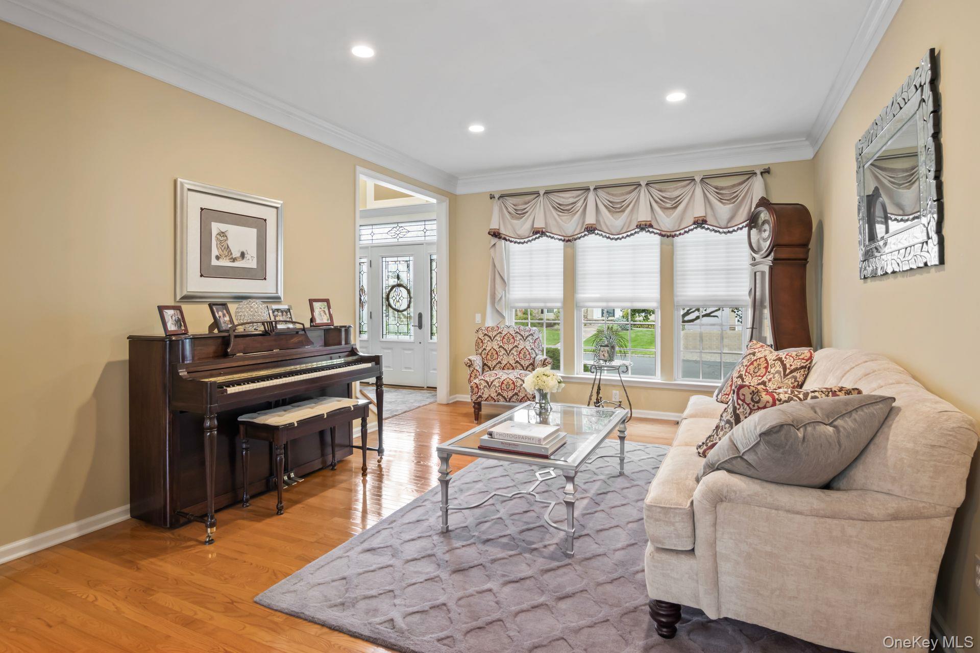 Mount Sinai, New York, 11766, United States, 4 Bedrooms Bedrooms, ,3 BathroomsBathrooms,Residential,For Sale,1934193