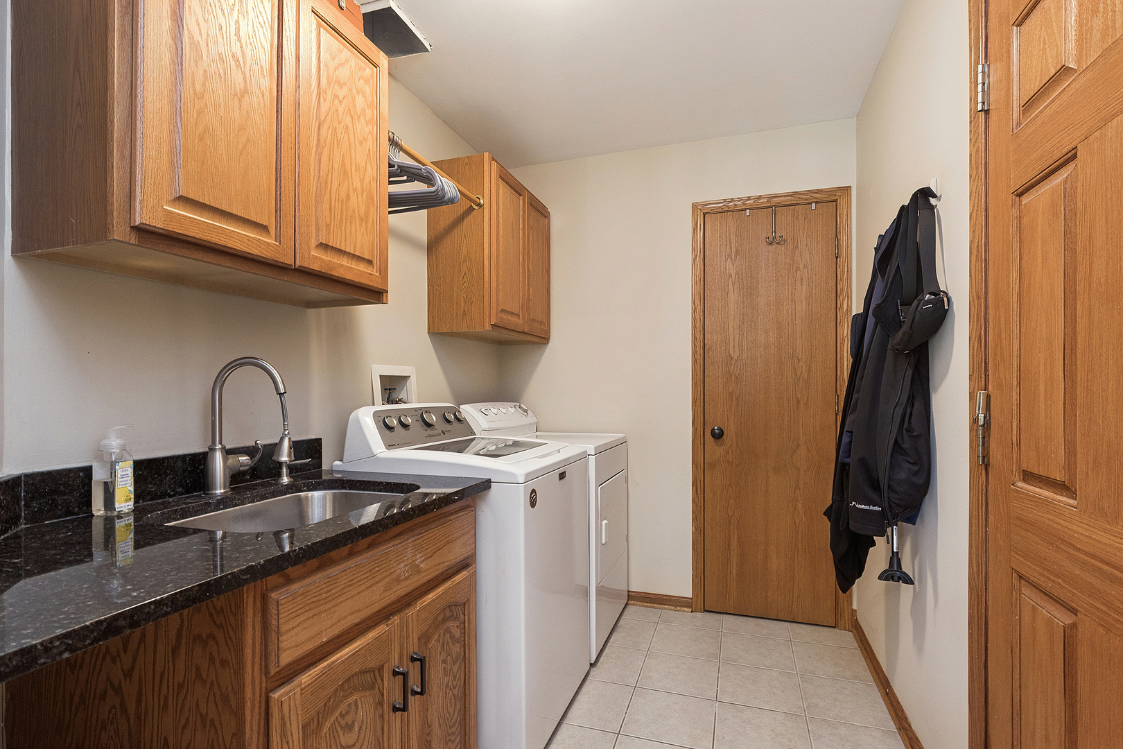 Orland Park, Illinois, 60467, United States, 4 Bedrooms Bedrooms, ,5 BathroomsBathrooms,Residential,For Sale,1987350