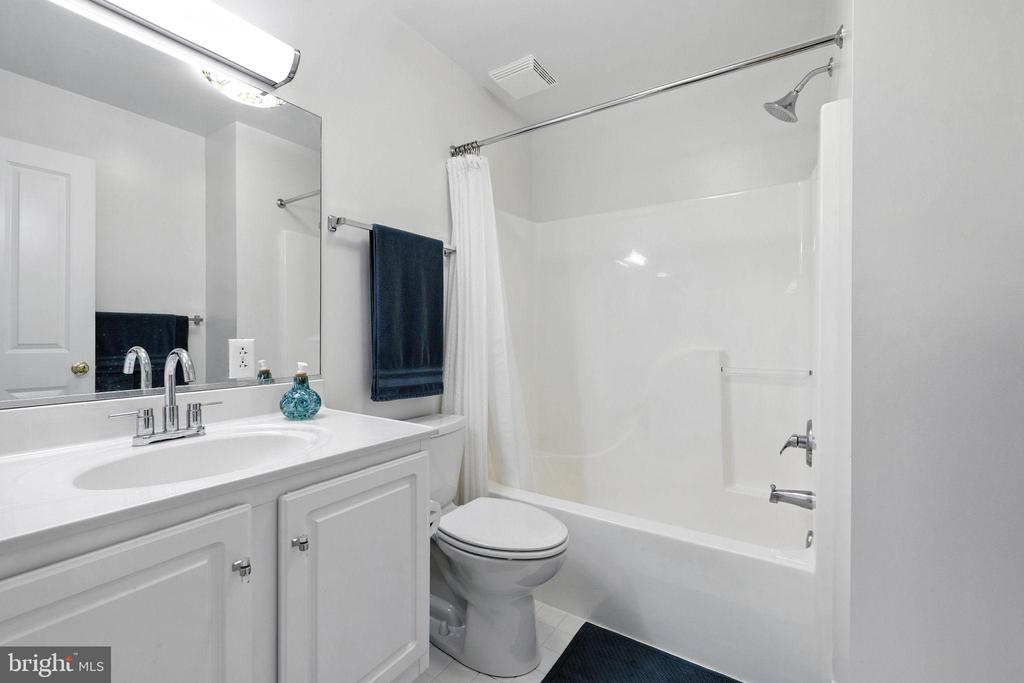 Chester Gap, Virginia, 22623, United States, 4 Bedrooms Bedrooms, ,4 BathroomsBathrooms,Residential,For Sale,1980820