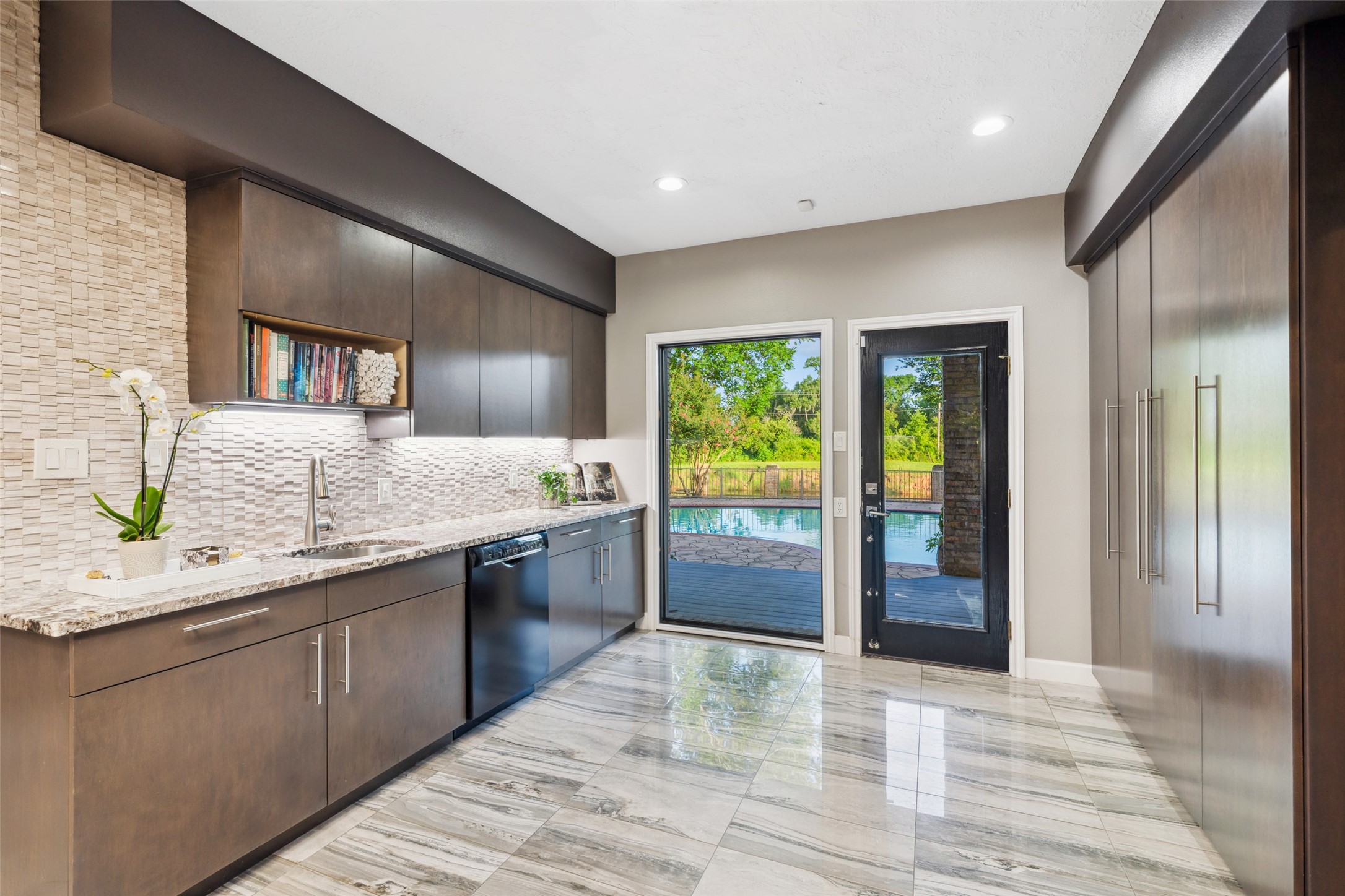  16310 Brook Forest Drive - 物件實景