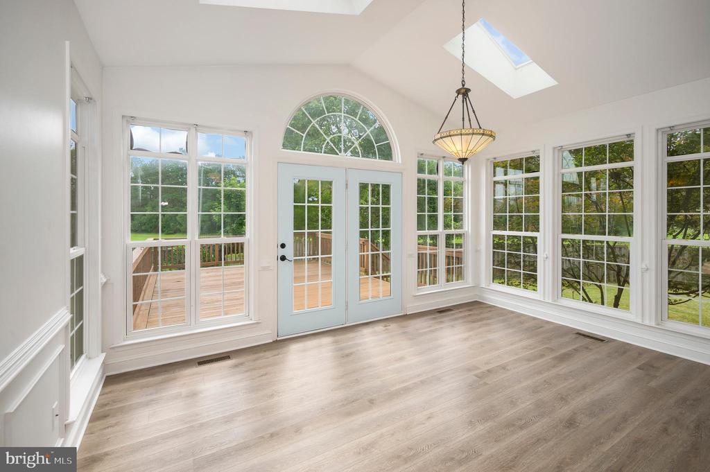 Bealeton, Virginia, 22712, United States, 6 Bedrooms Bedrooms, ,4 BathroomsBathrooms,Residential,For Sale,1916093